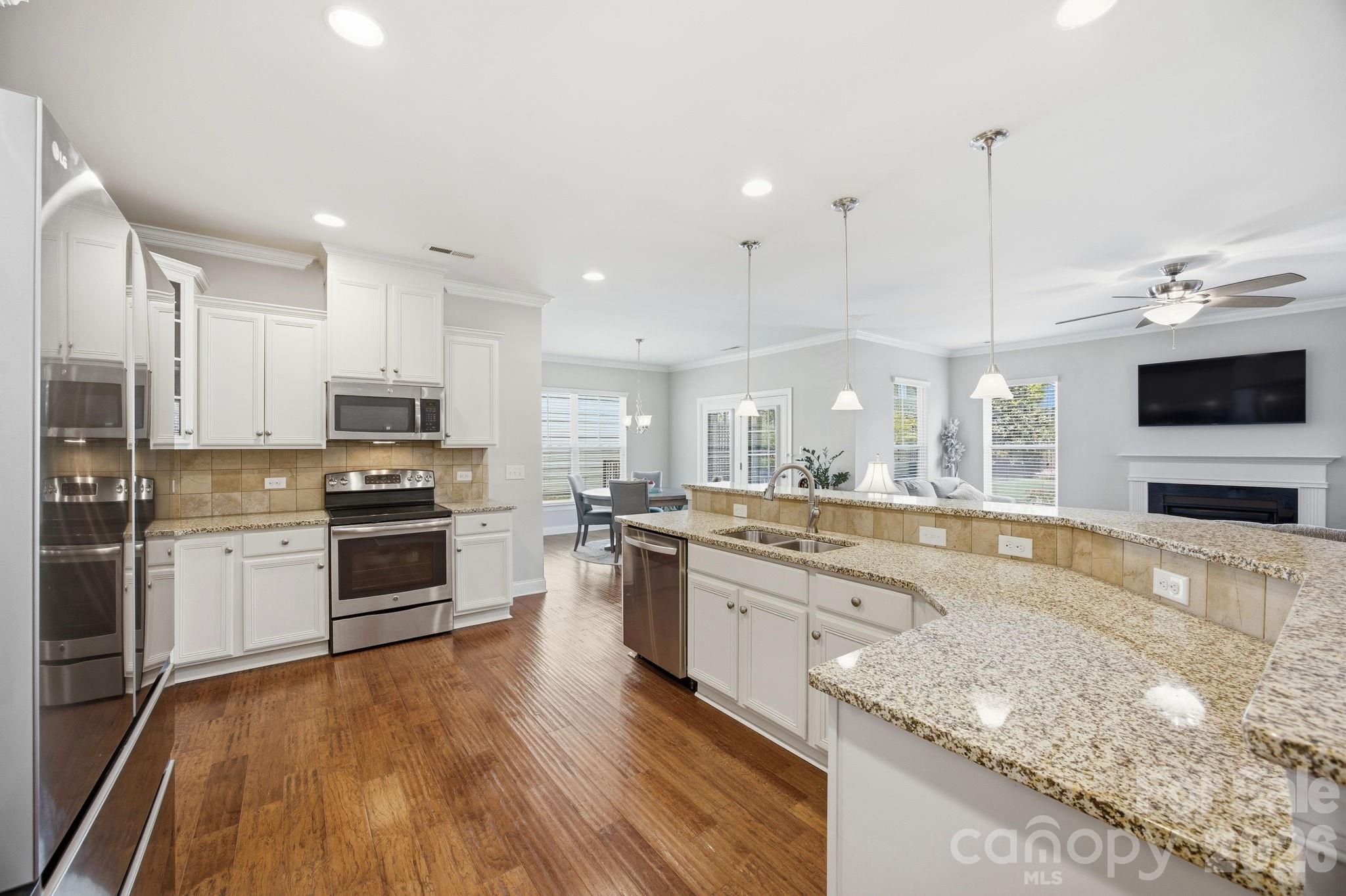 16024 Oxford Glenn Drive — Huntersville