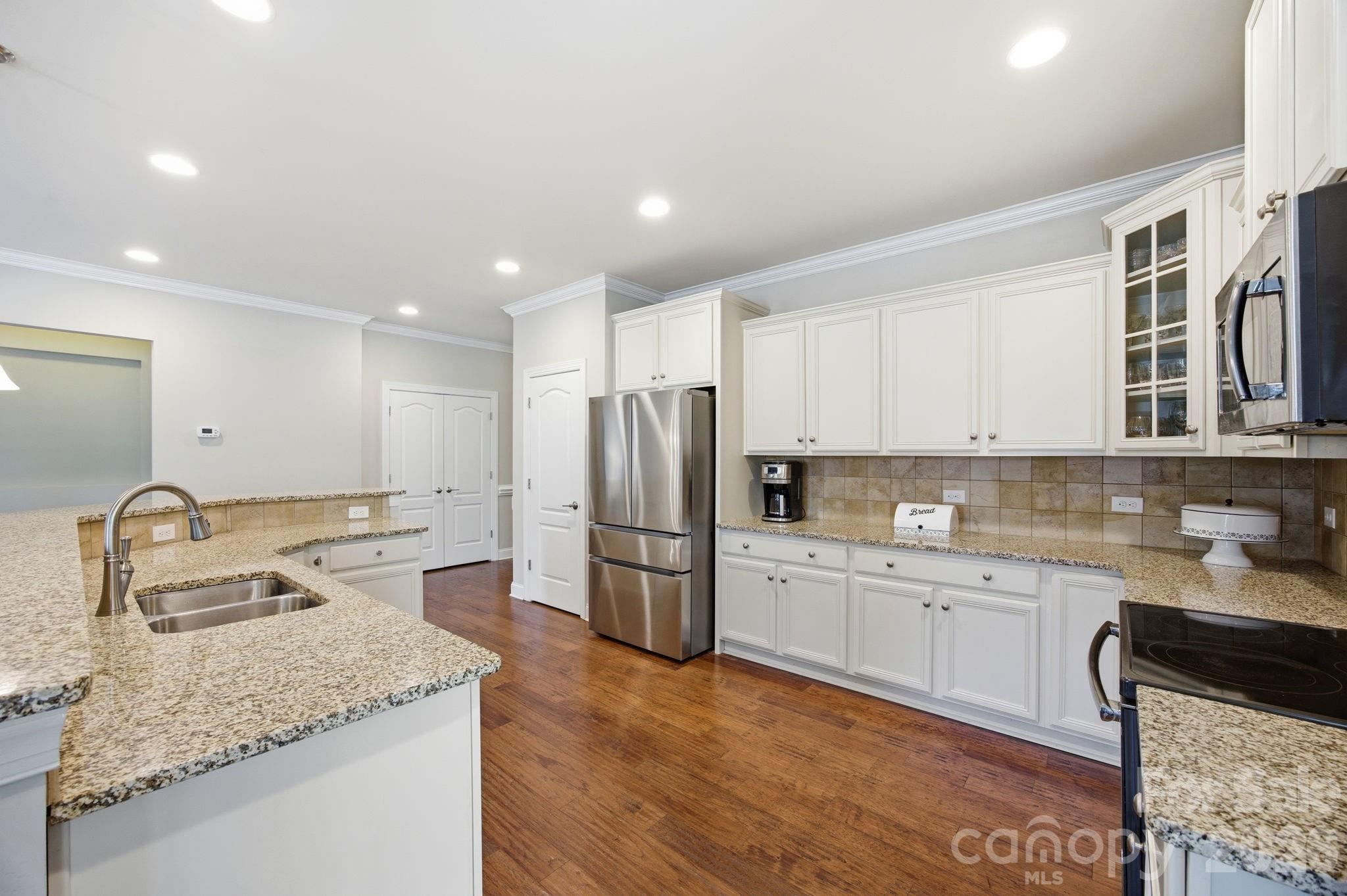 16024 Oxford Glenn Drive — Huntersville
