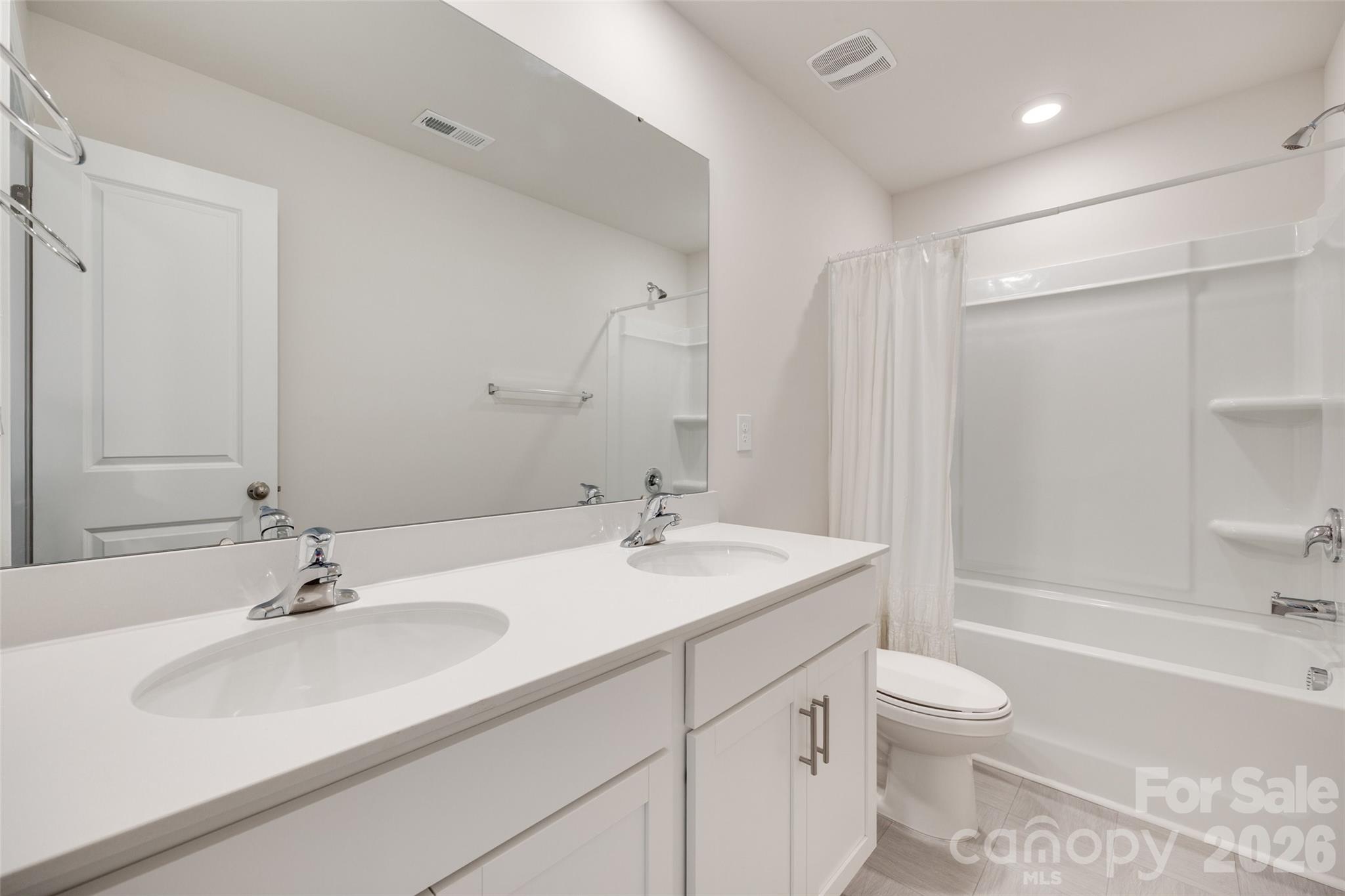 3513 Sycamore Crossing Court — Mount Holly