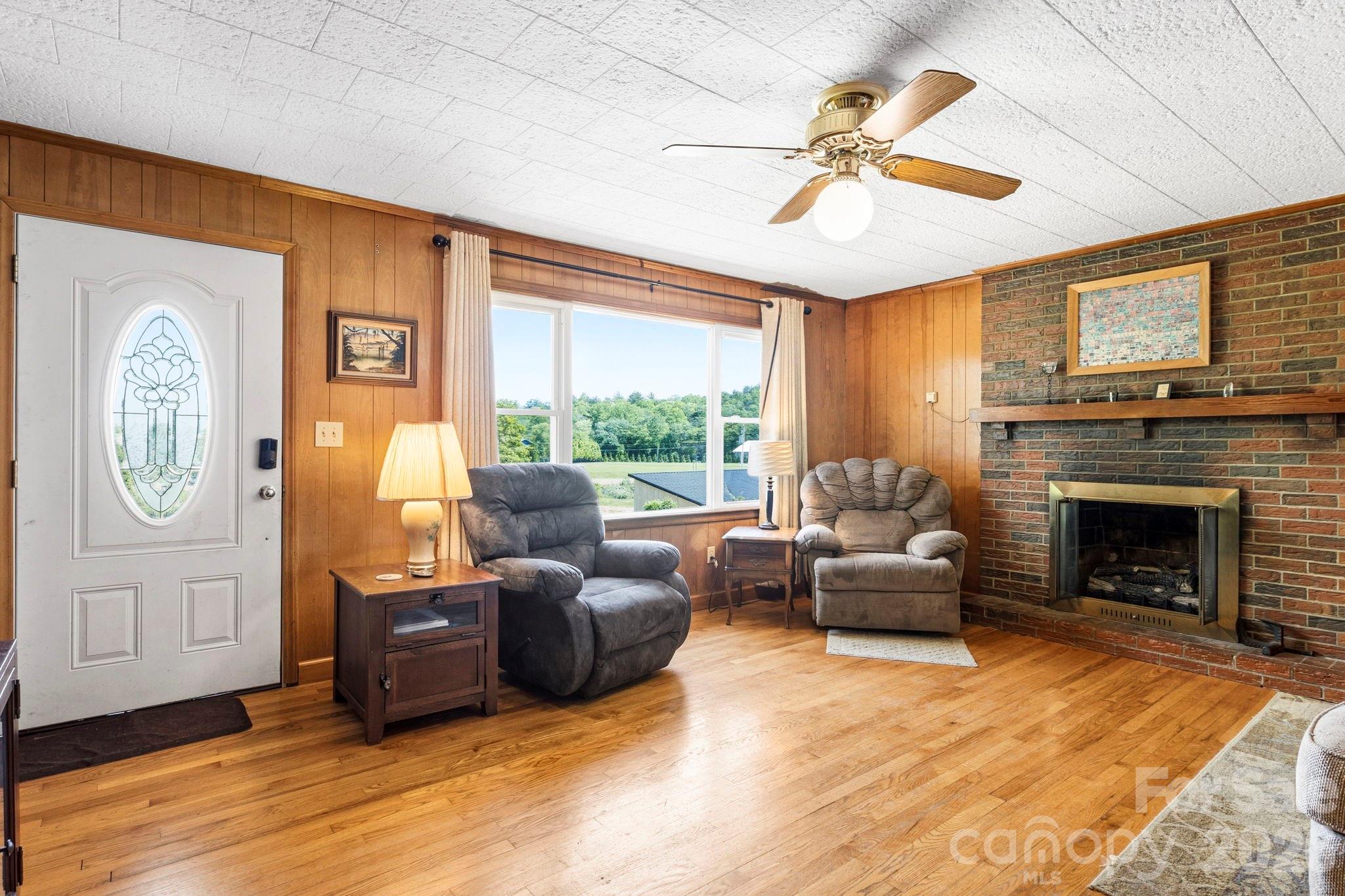 18 Hilda Lane — Mills River