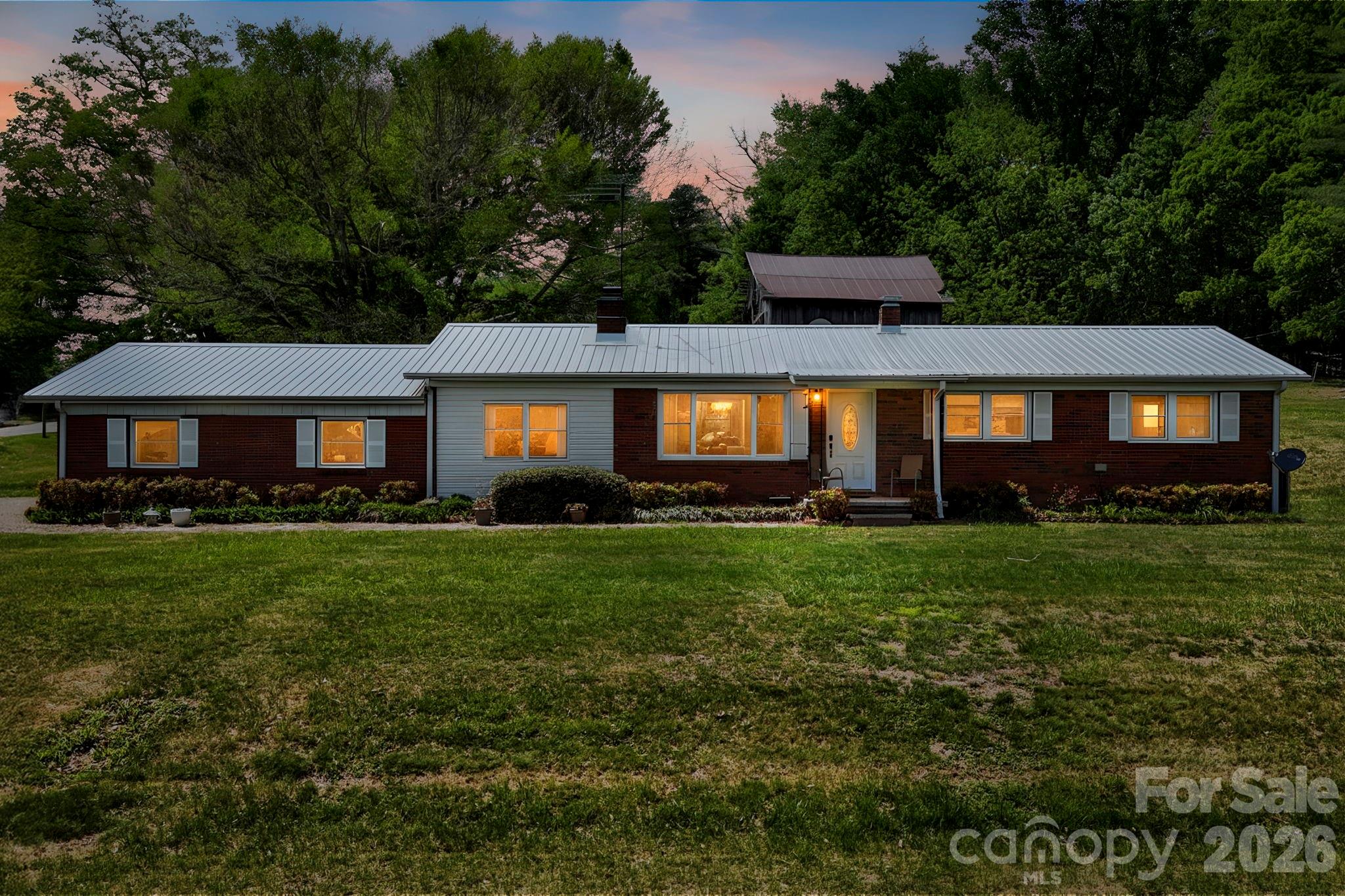 18 Hilda Lane — Mills River