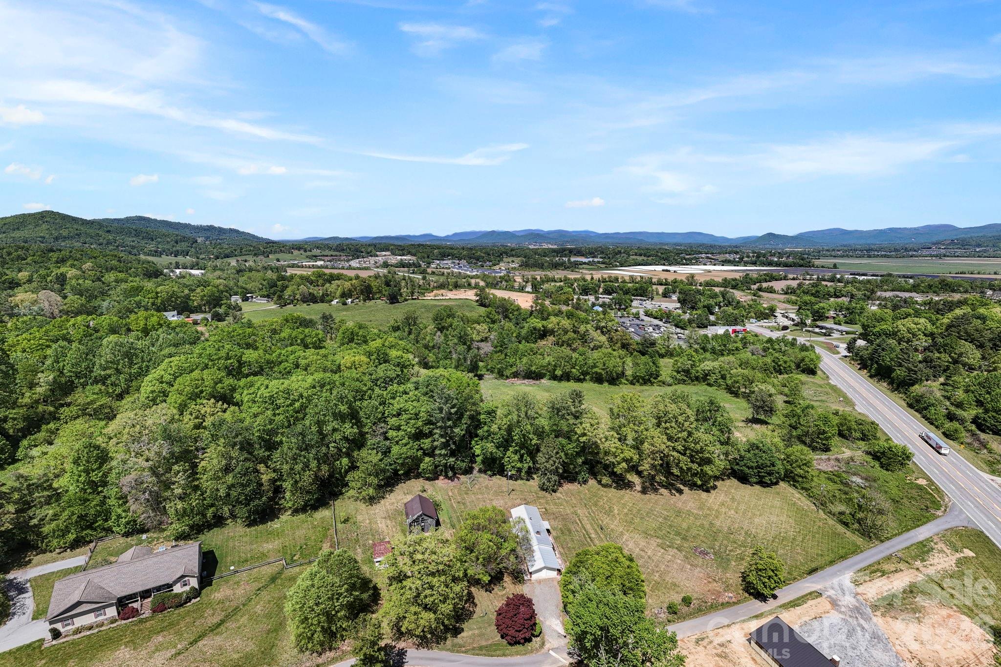 18 Hilda Lane — Mills River