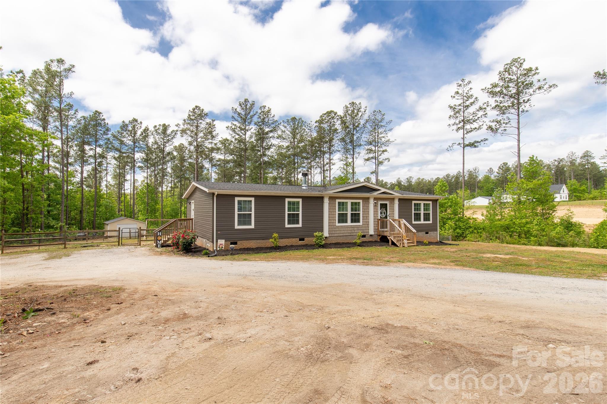 412 Mullinax Circle — Blacksburg