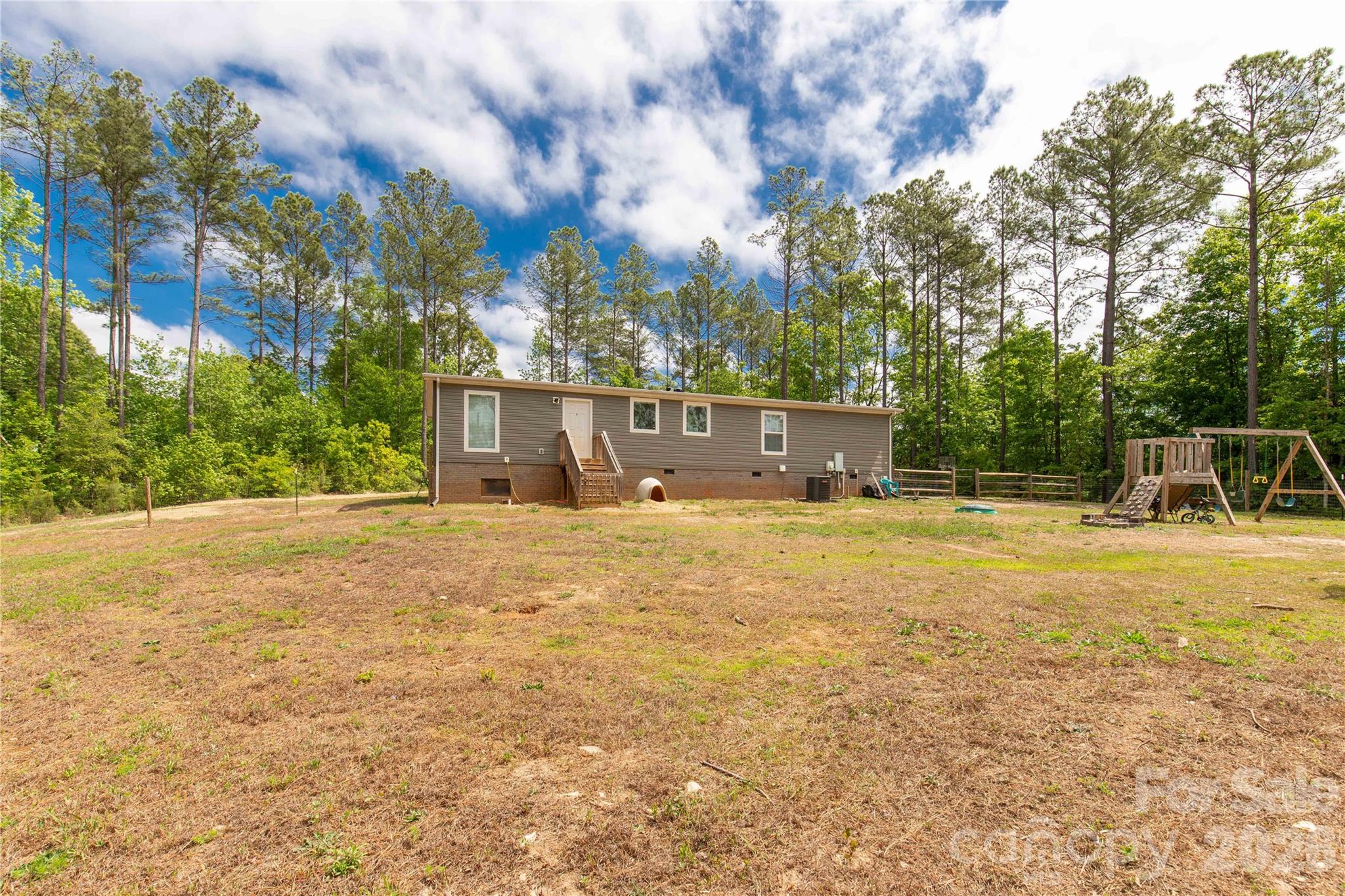412 Mullinax Circle — Blacksburg