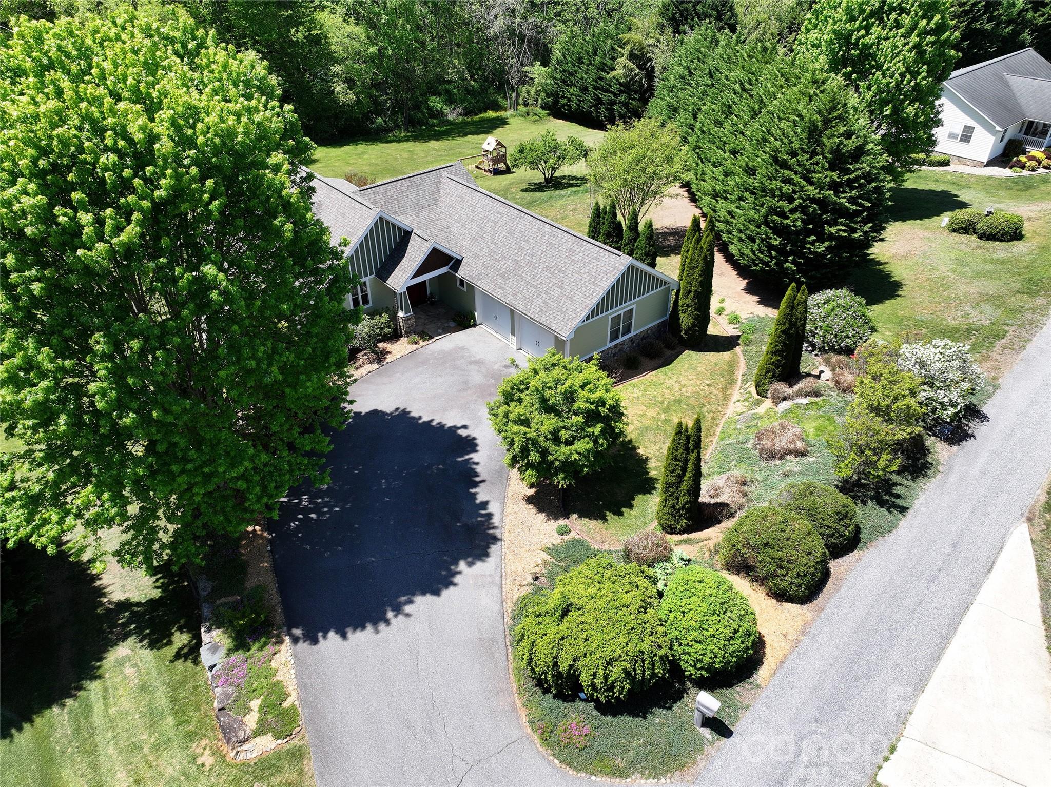 136 Mystic Way — Canton