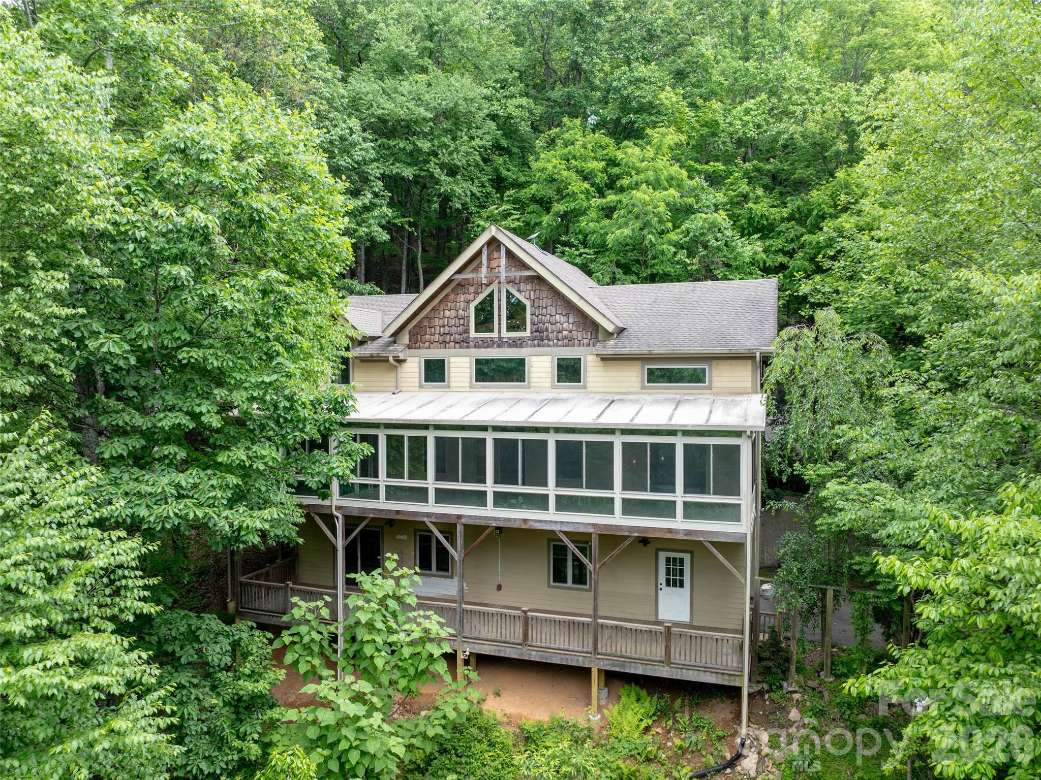 82 Red Oak Drive — Mills River