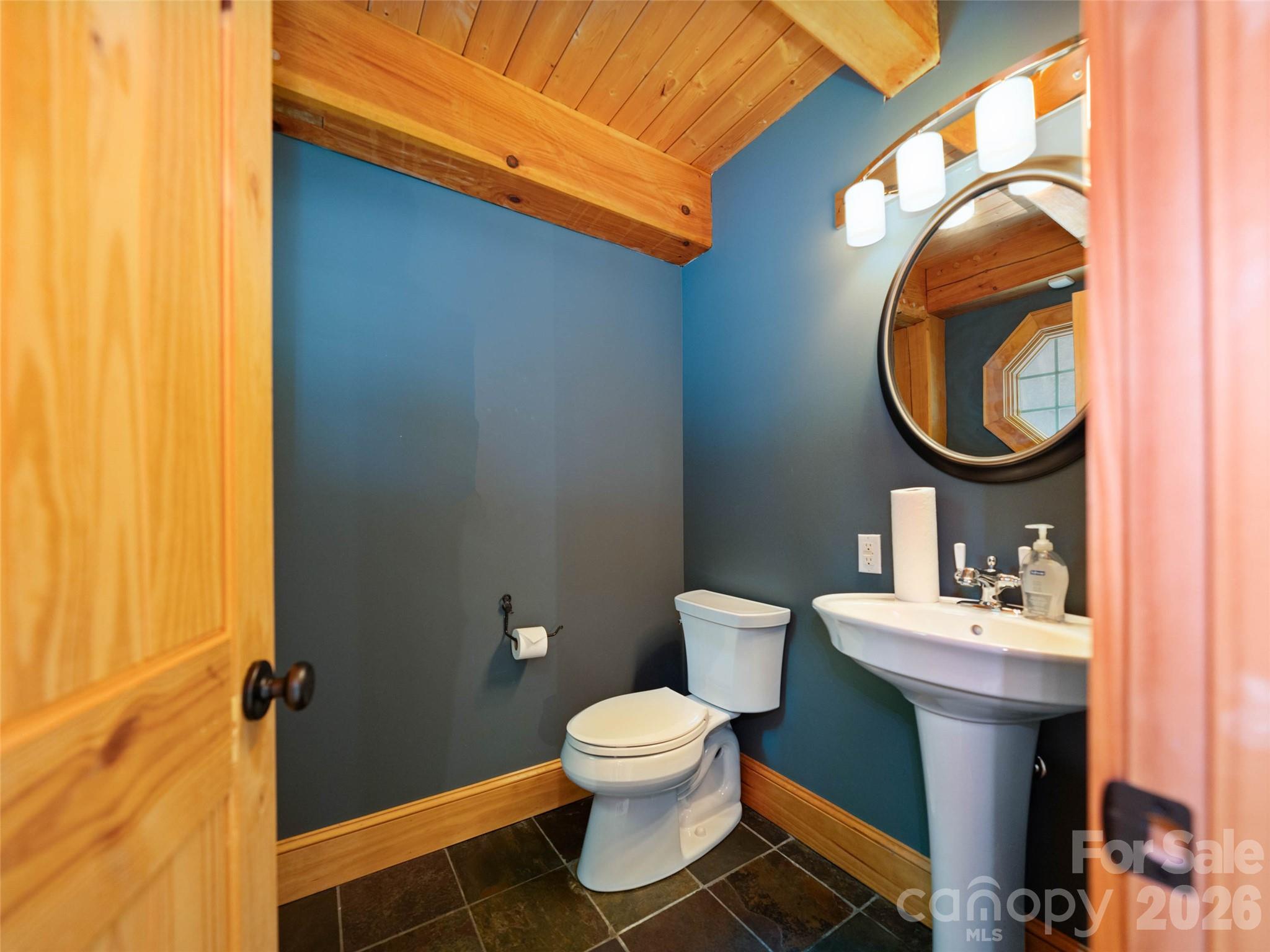 82 Red Oak Drive — Mills River