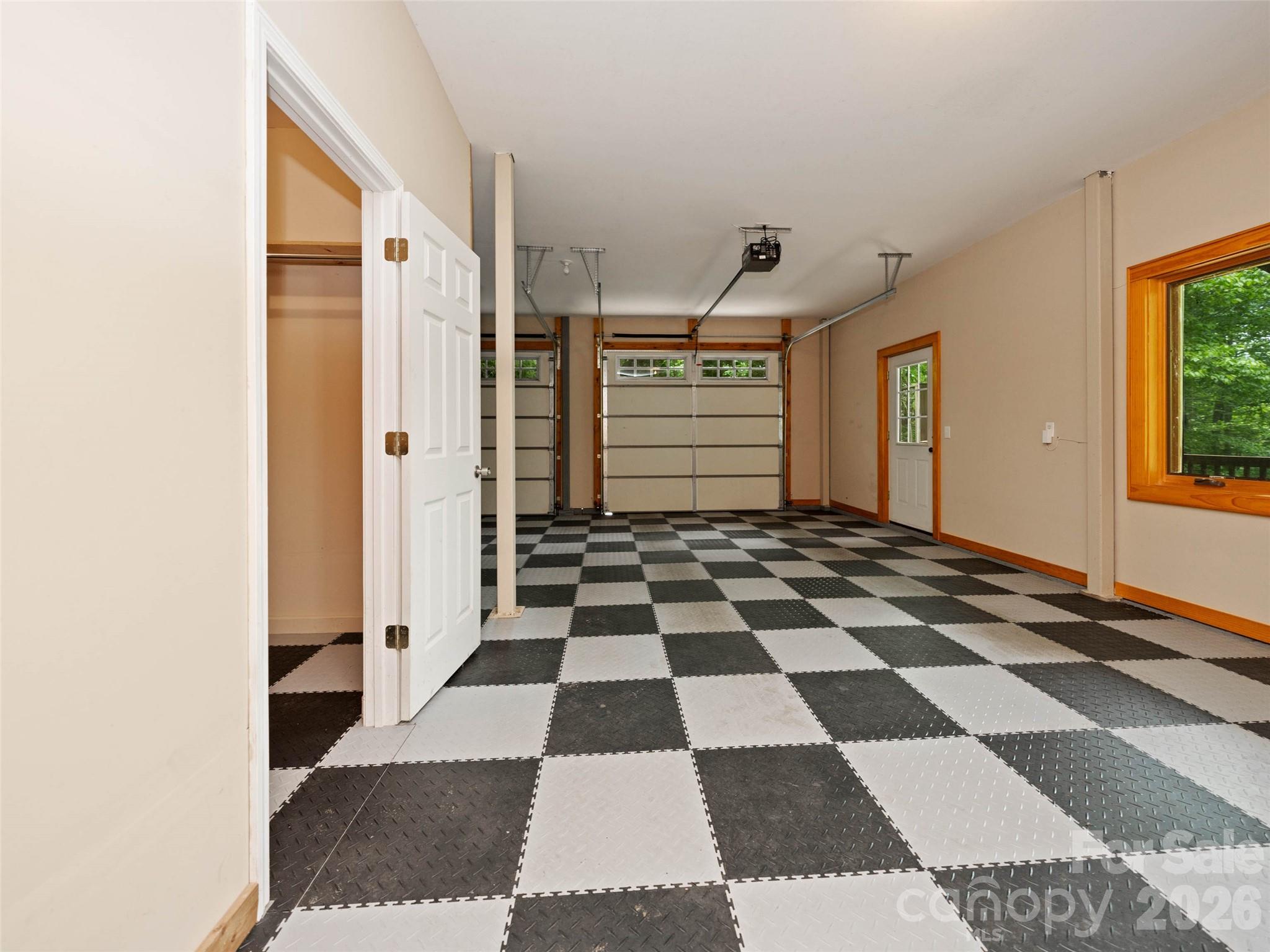 82 Red Oak Drive — Mills River