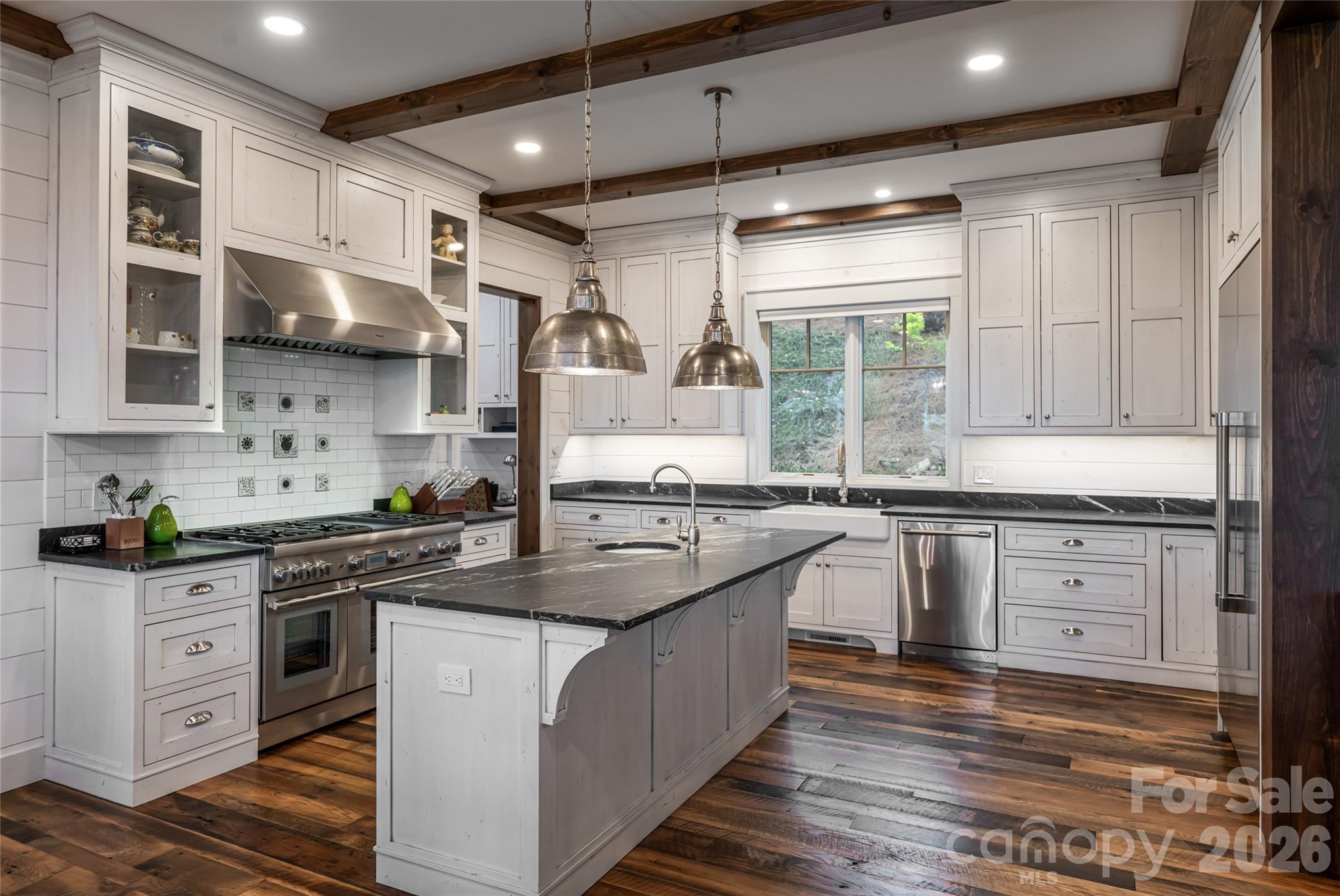 376 Wandering Trail — Waynesville