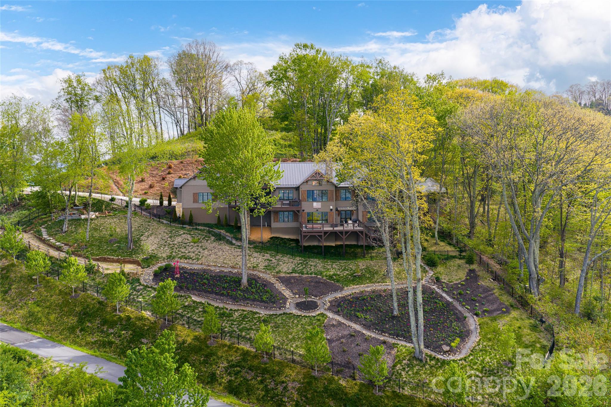 376 Wandering Trail — Waynesville