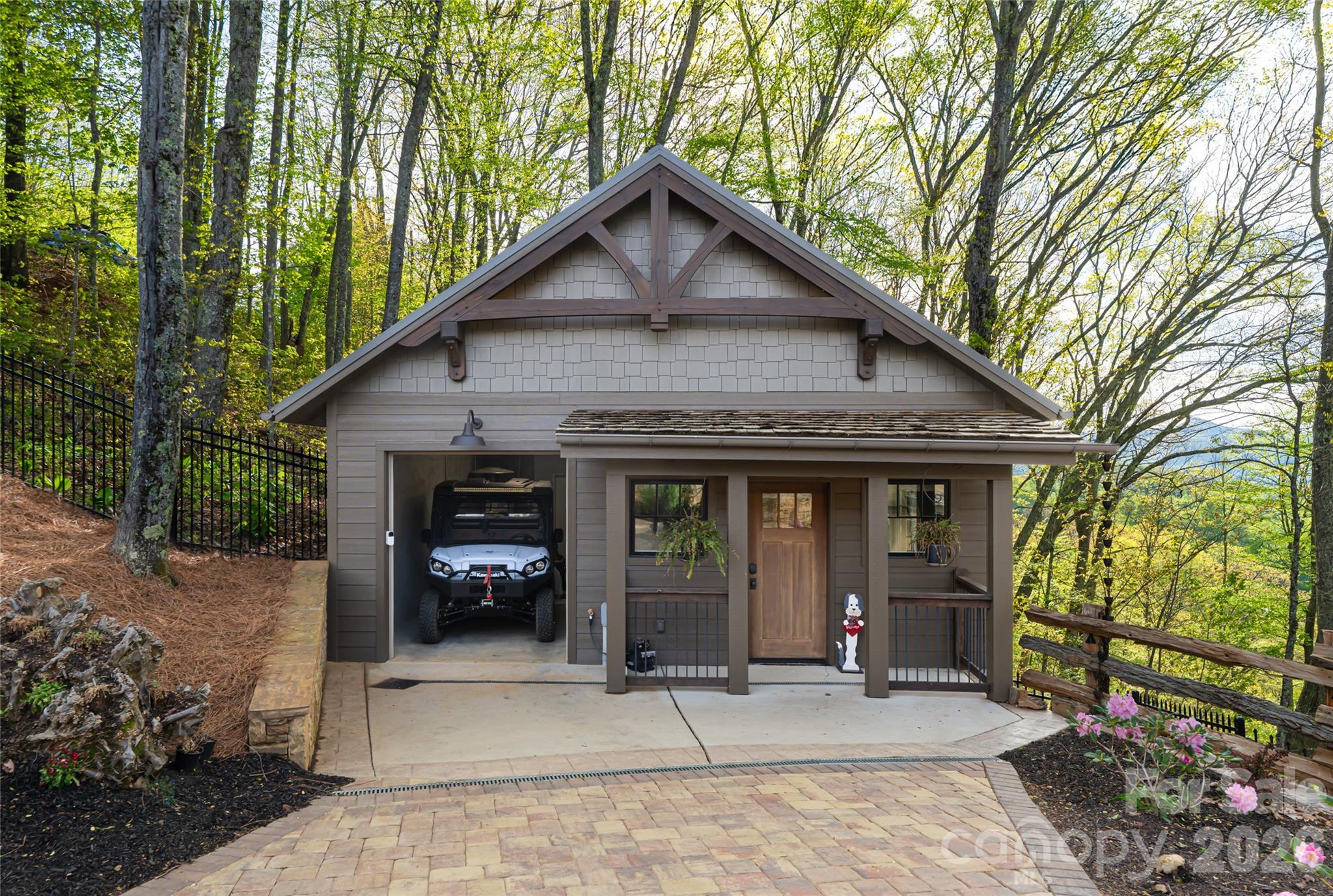376 Wandering Trail — Waynesville