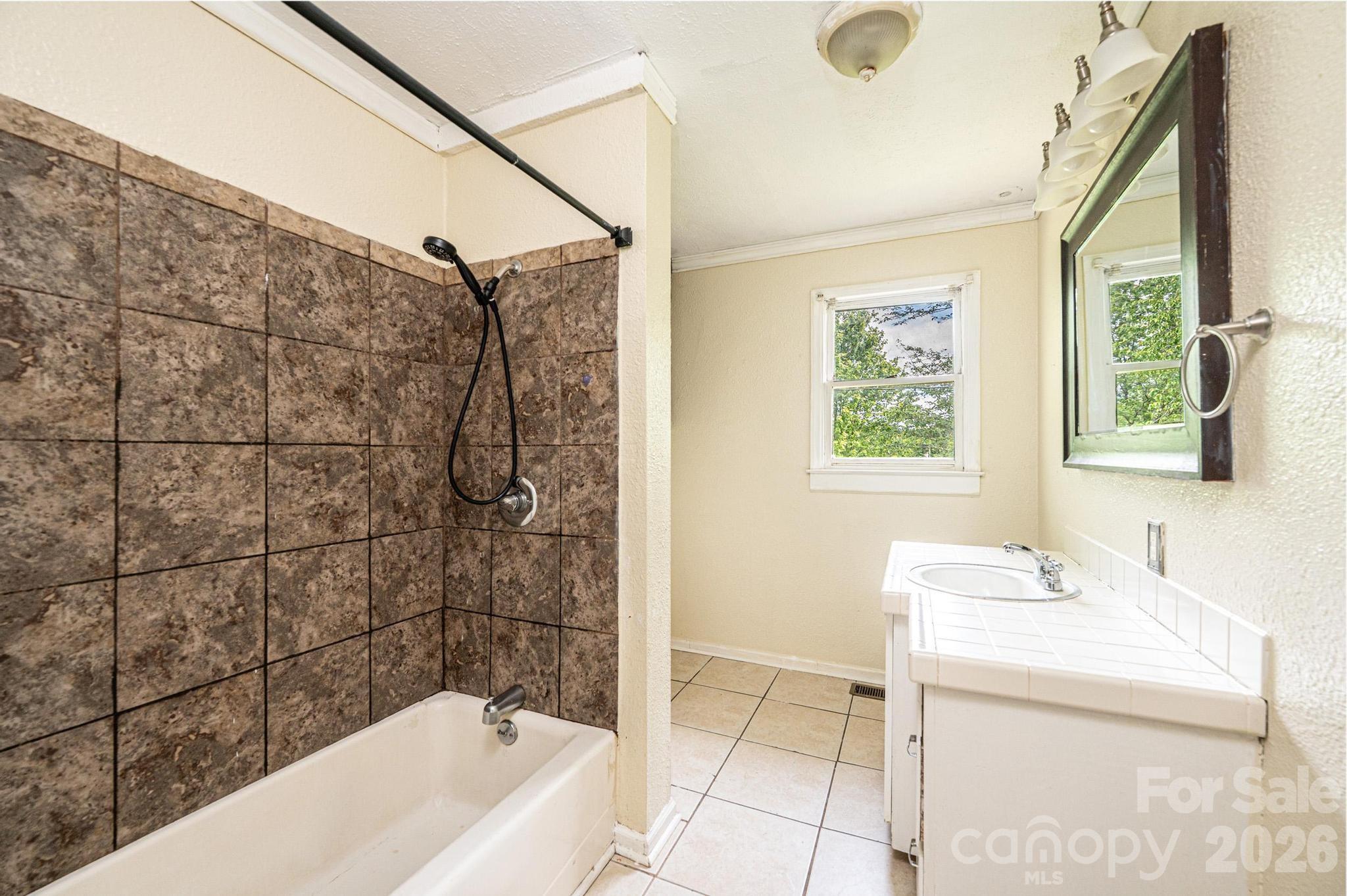 3886 Clay Street — Claremont