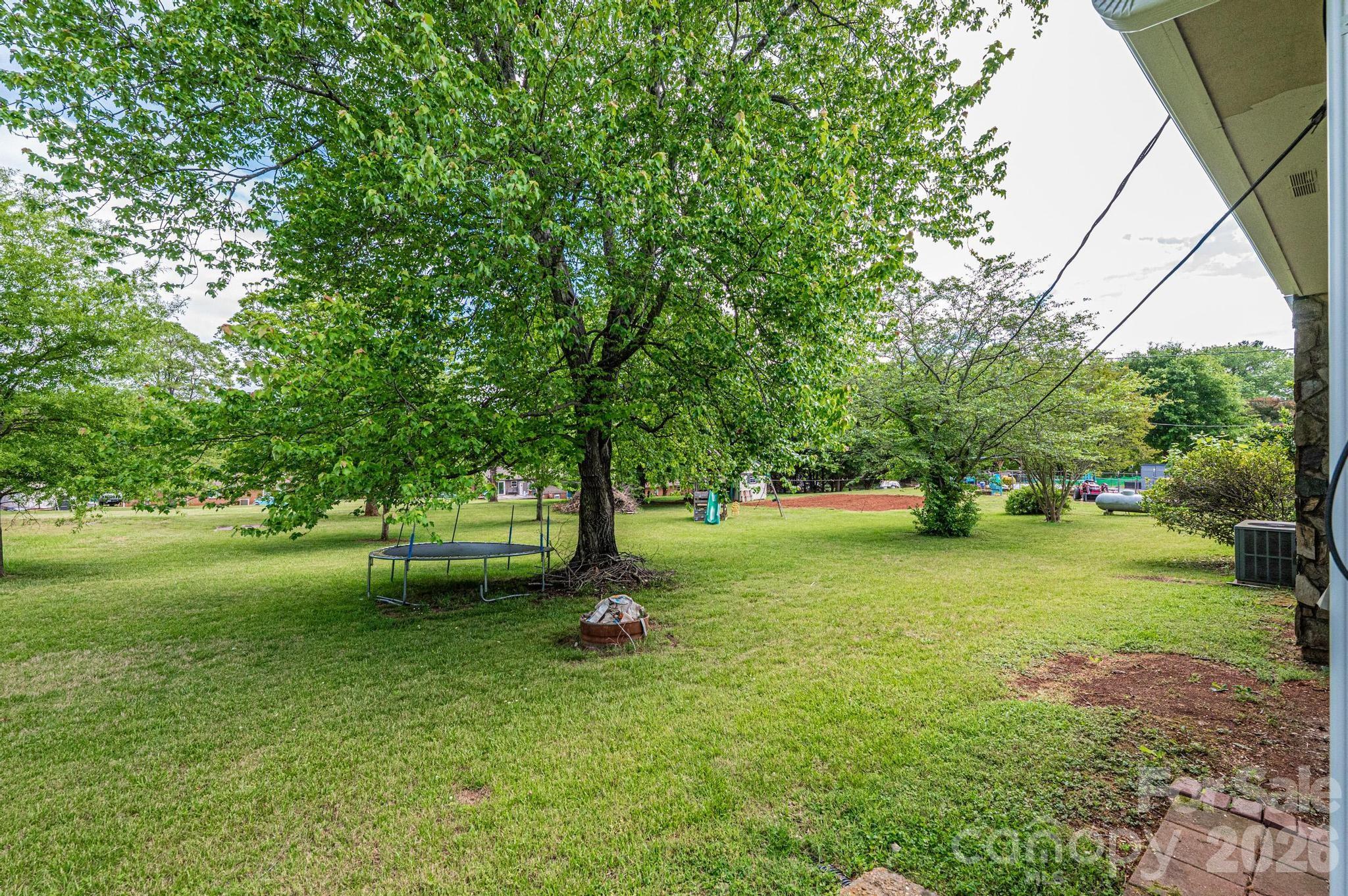 3886 Clay Street — Claremont