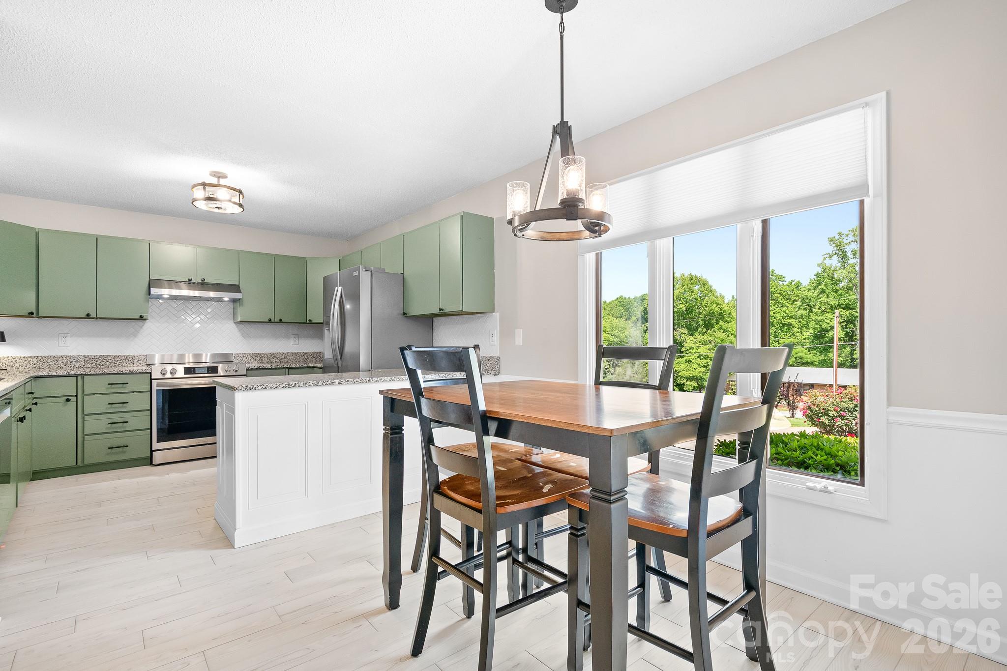 3469 Lake Shore Road S — Denver