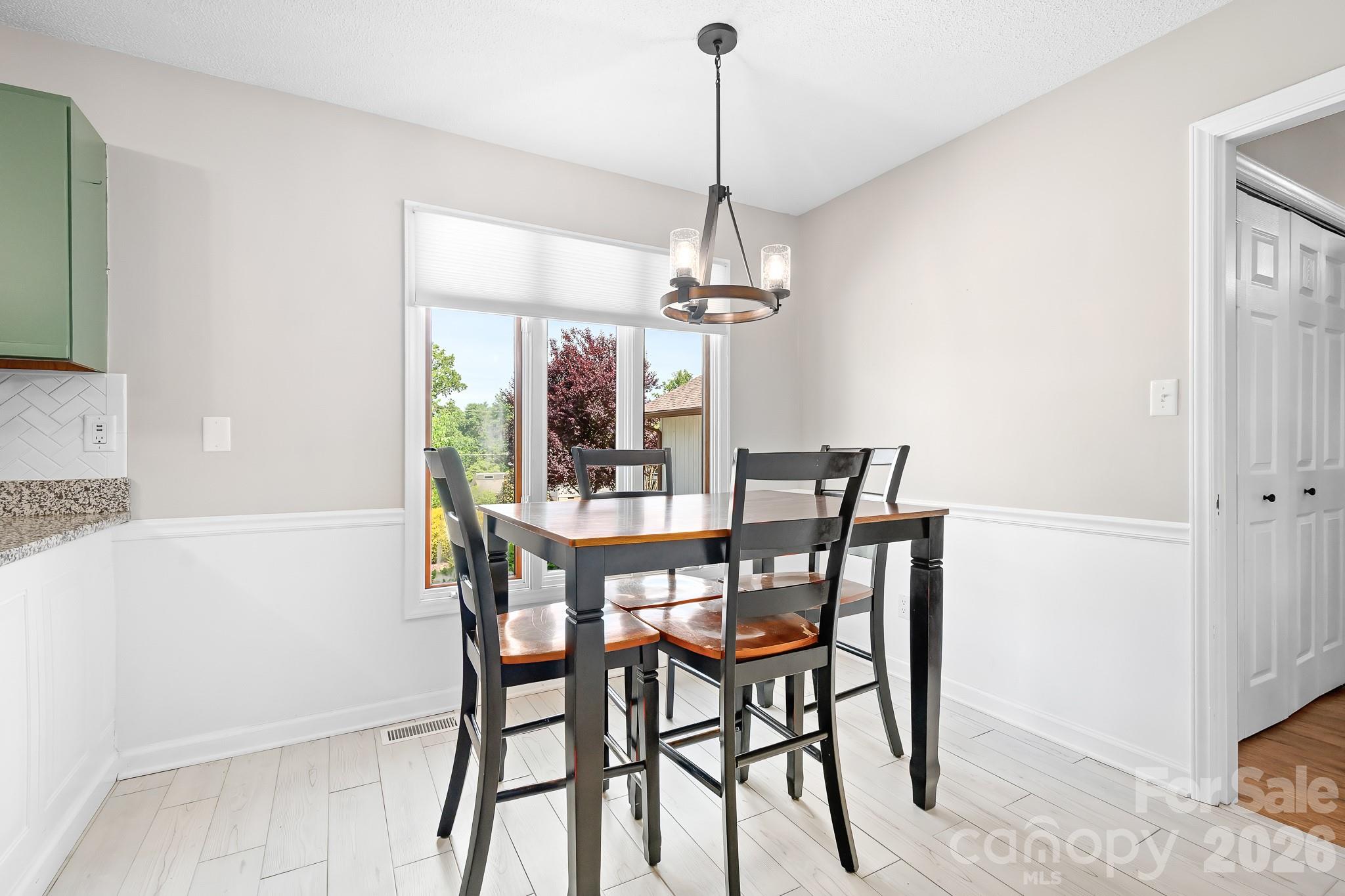 3469 Lake Shore Road S — Denver