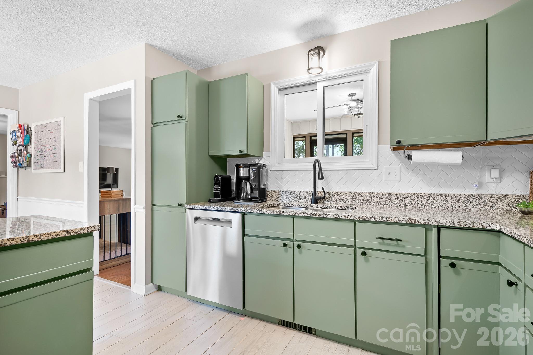3469 Lake Shore Road S — Denver