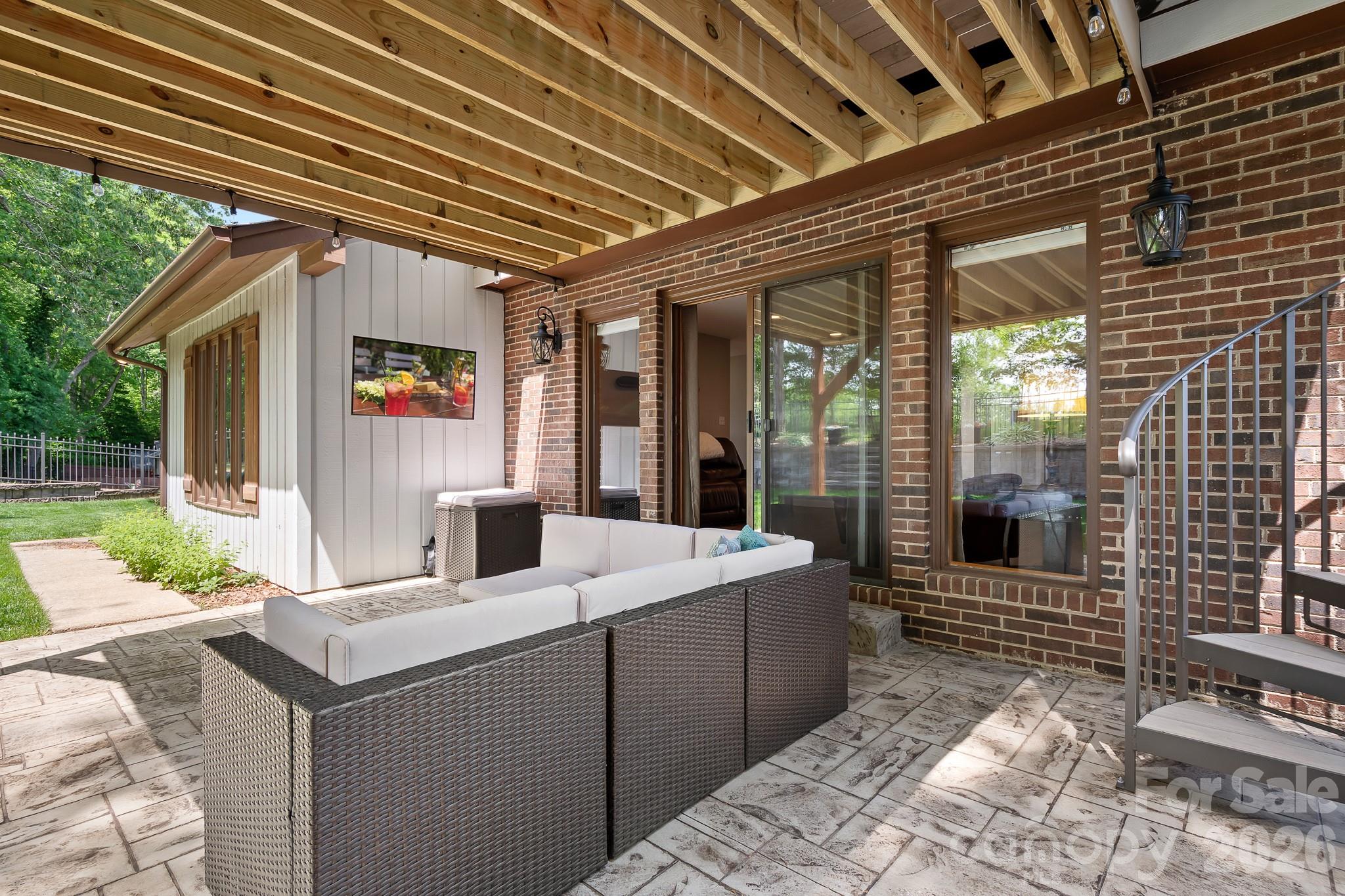 3469 Lake Shore Road S — Denver