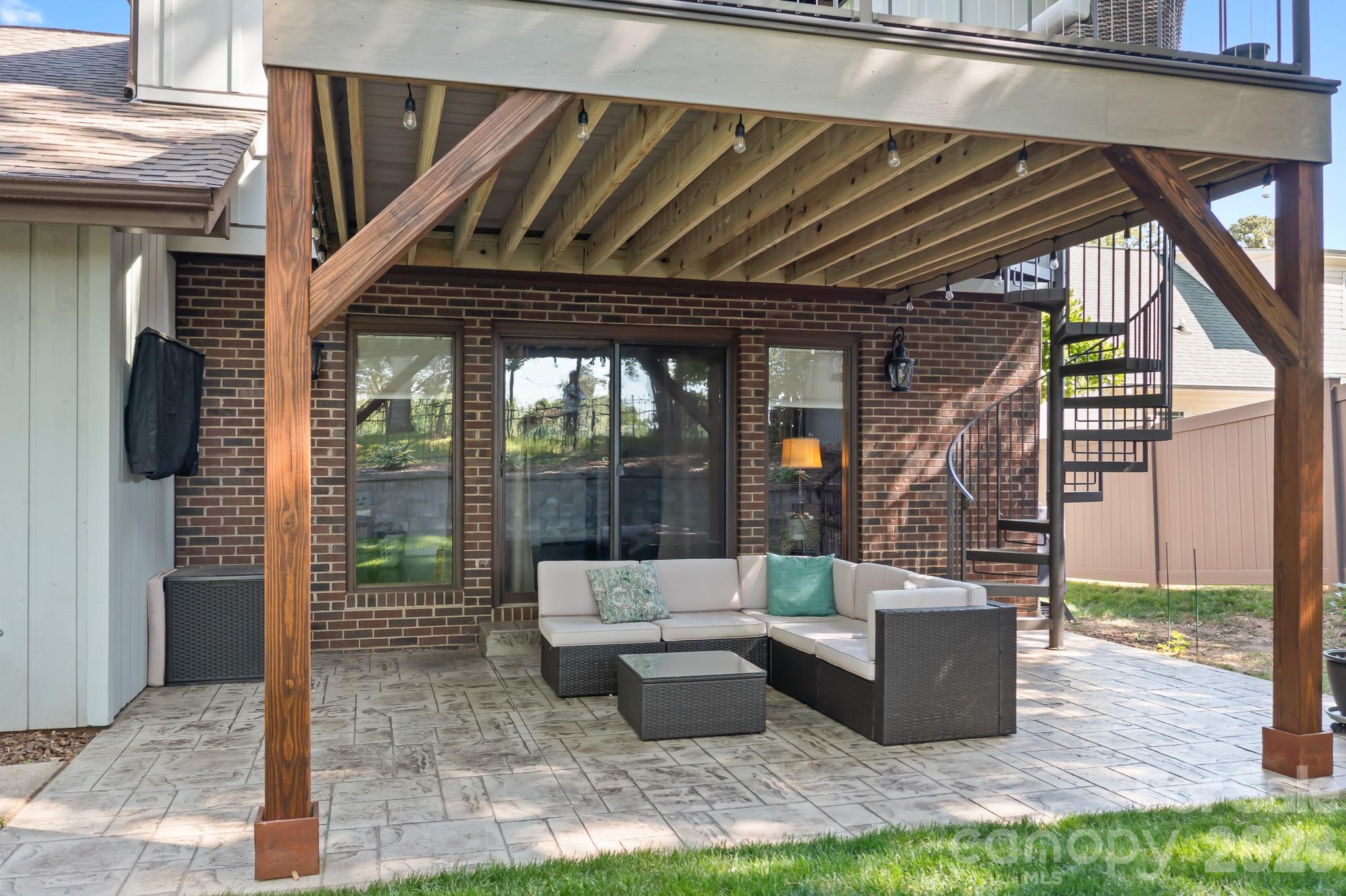 3469 Lake Shore Road S — Denver