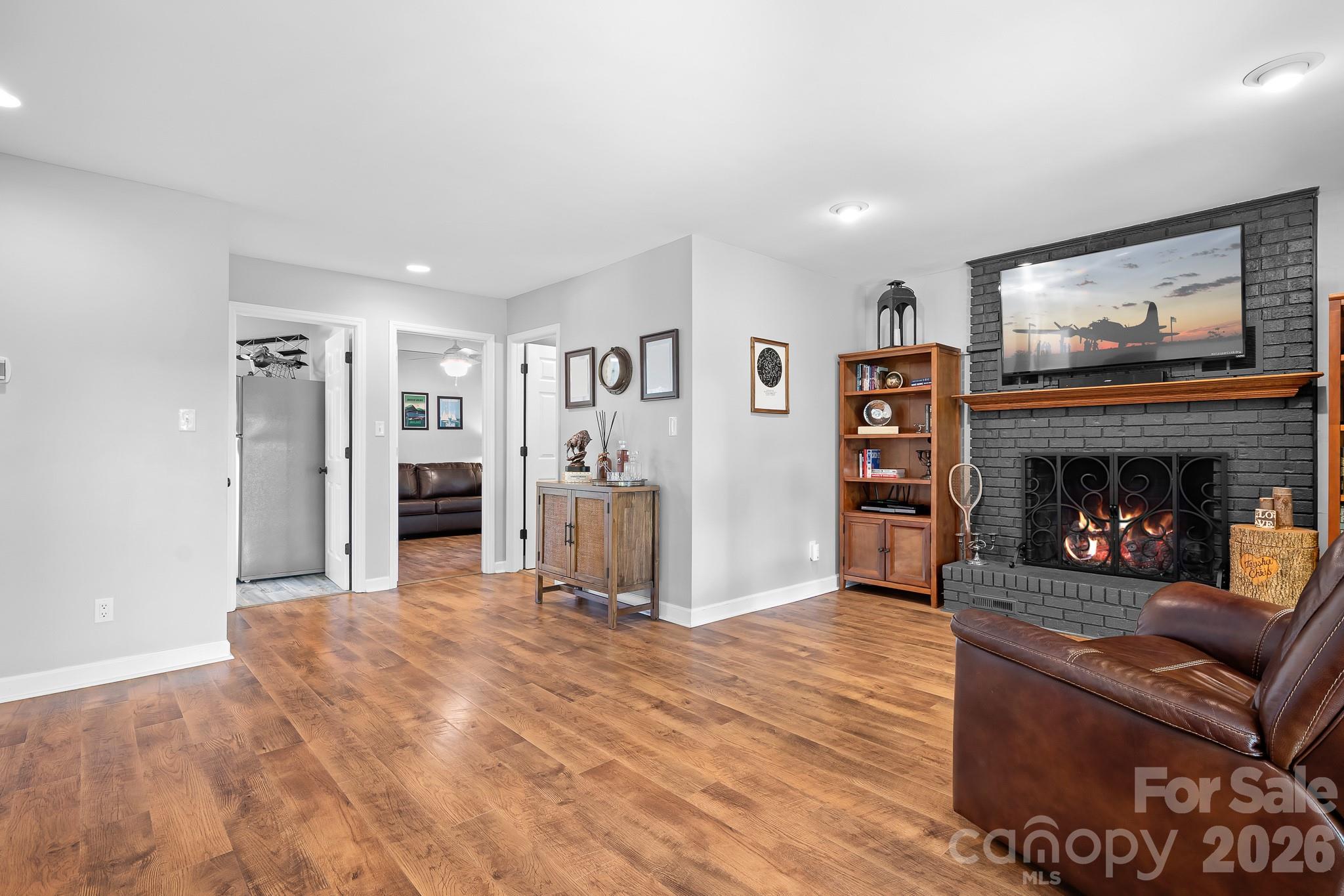 3469 Lake Shore Road S — Denver