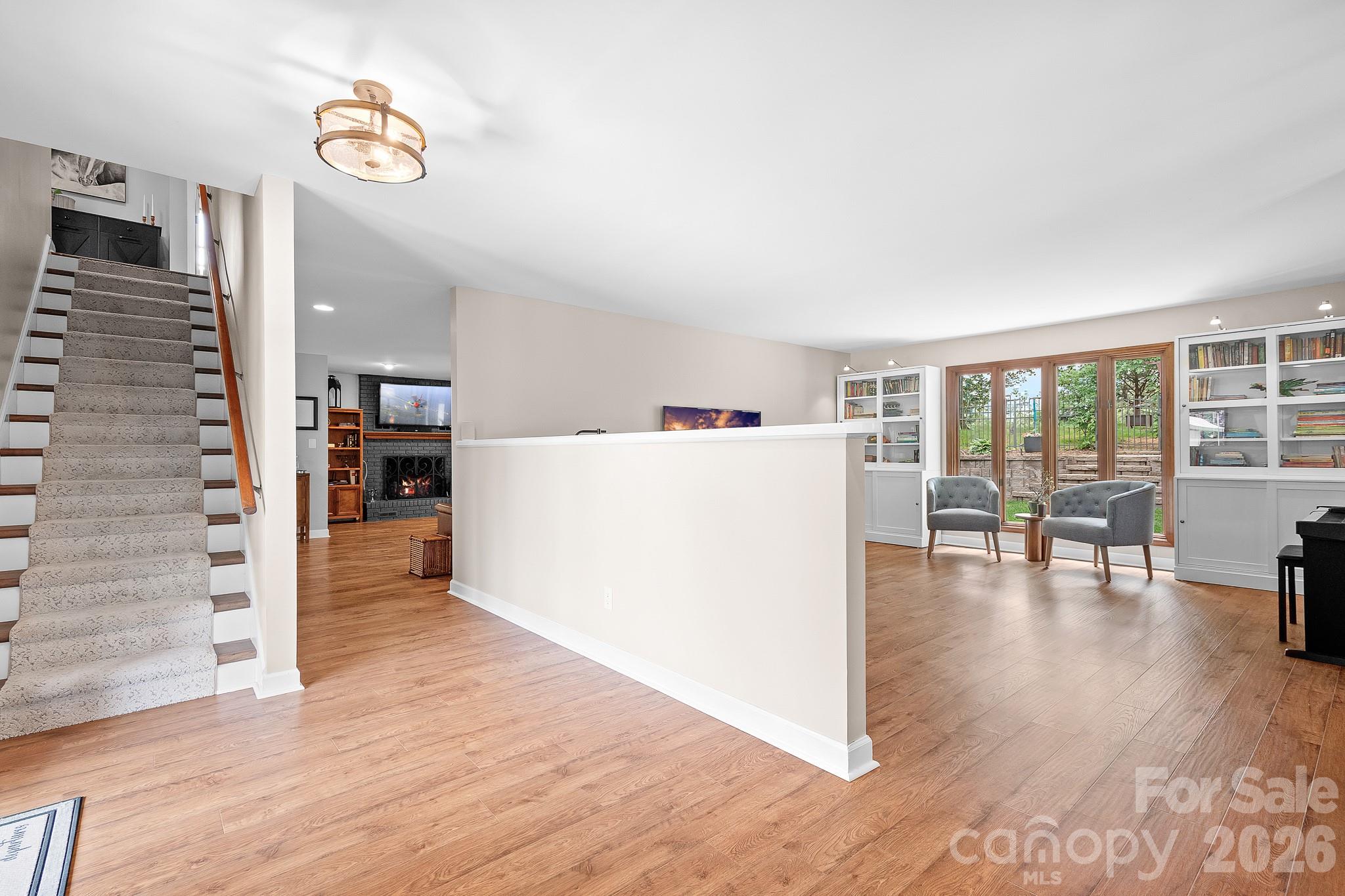 3469 Lake Shore Road S — Denver