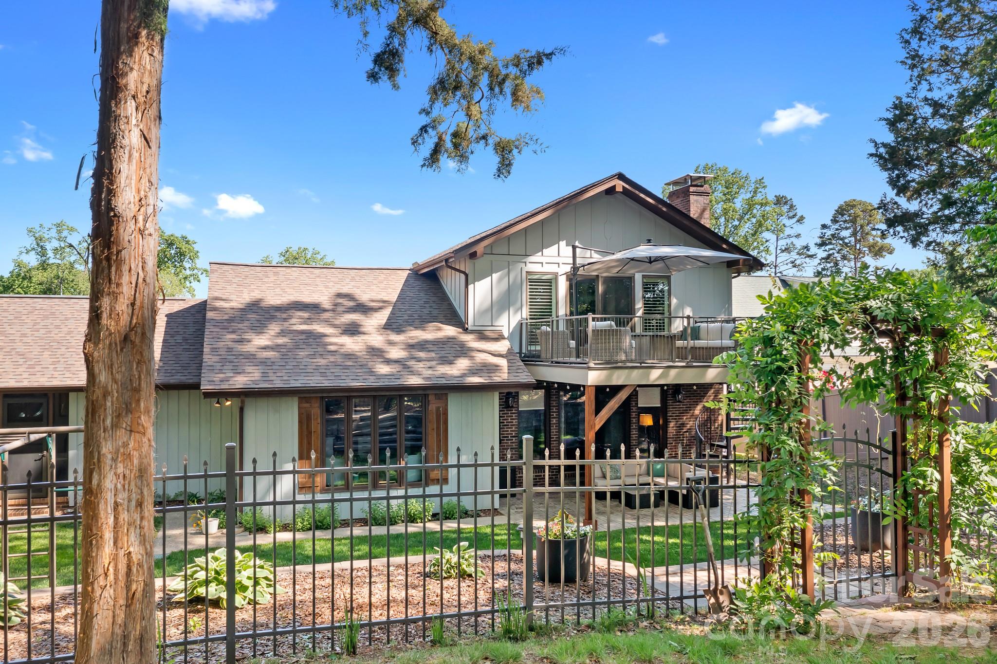 3469 Lake Shore Road S — Denver