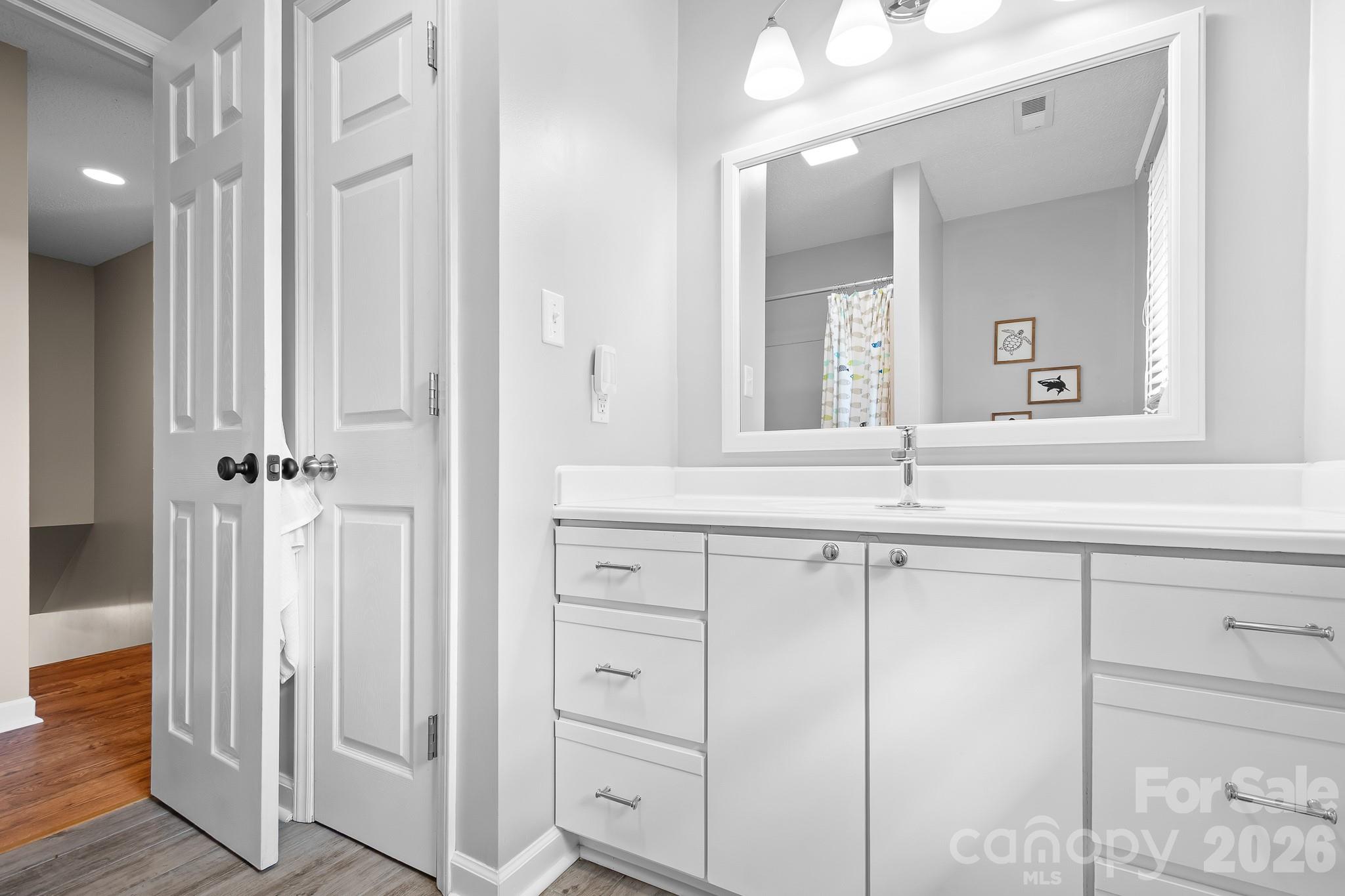3469 Lake Shore Road S — Denver