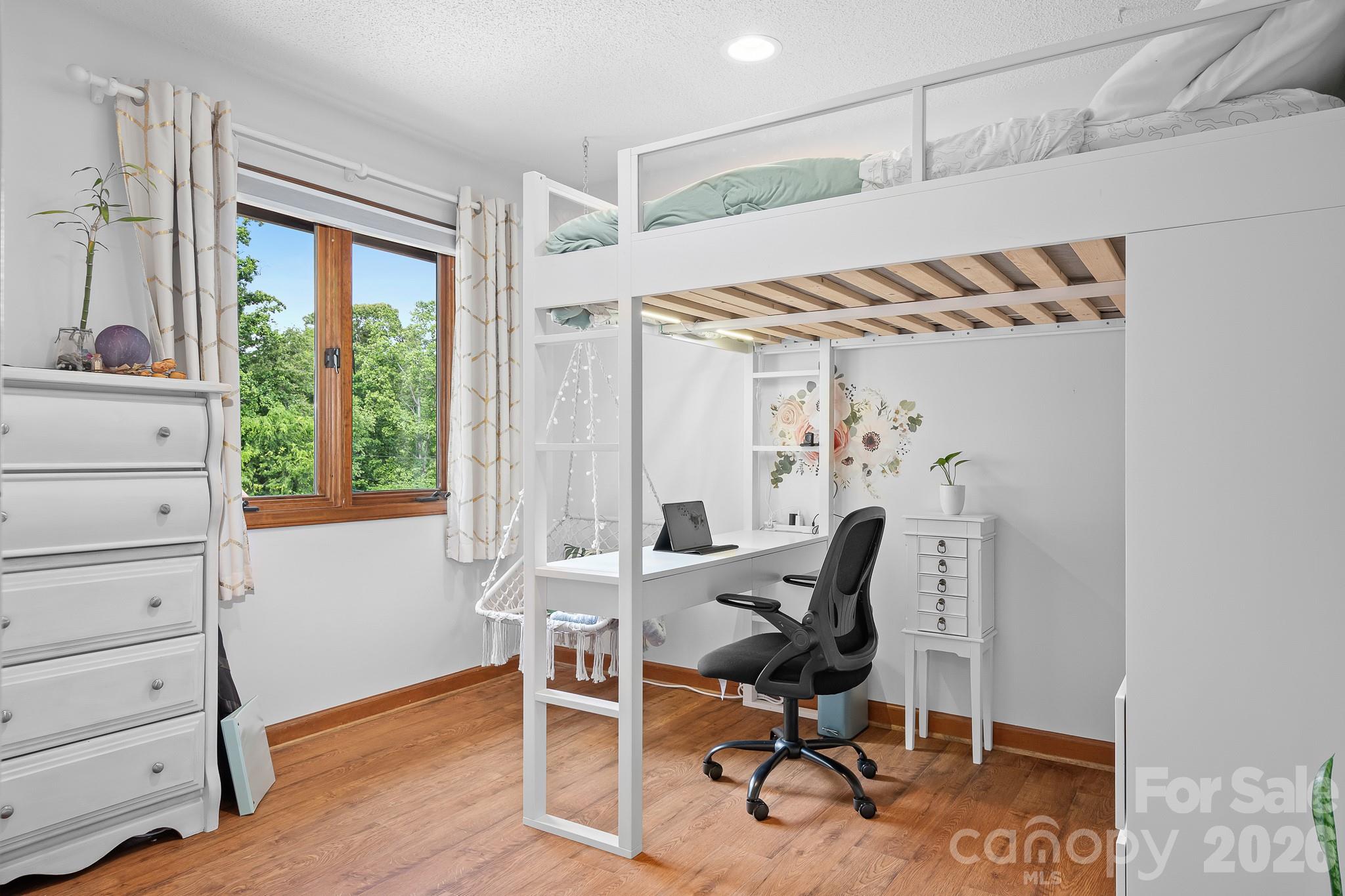 3469 Lake Shore Road S — Denver