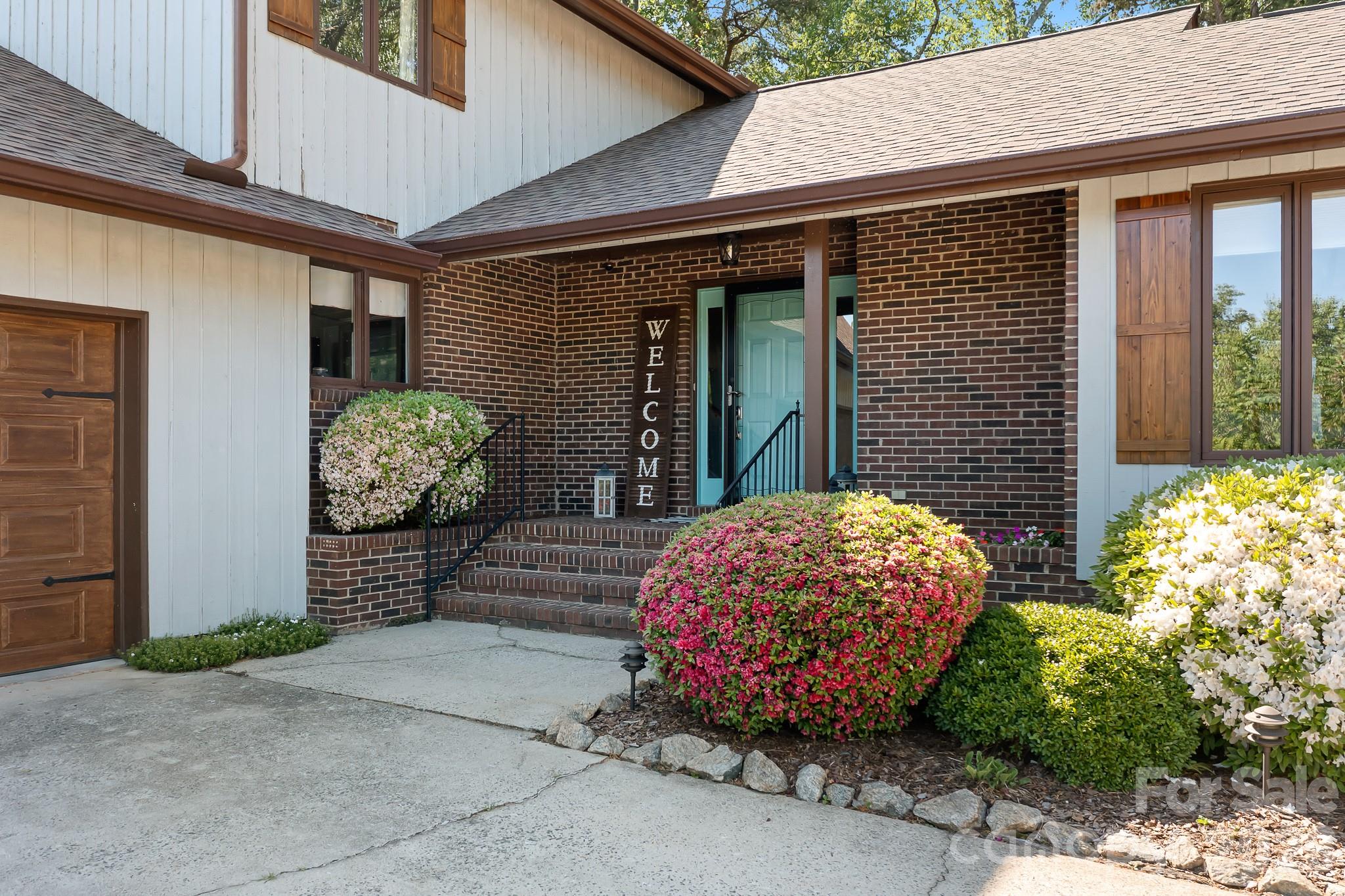 3469 Lake Shore Road S — Denver