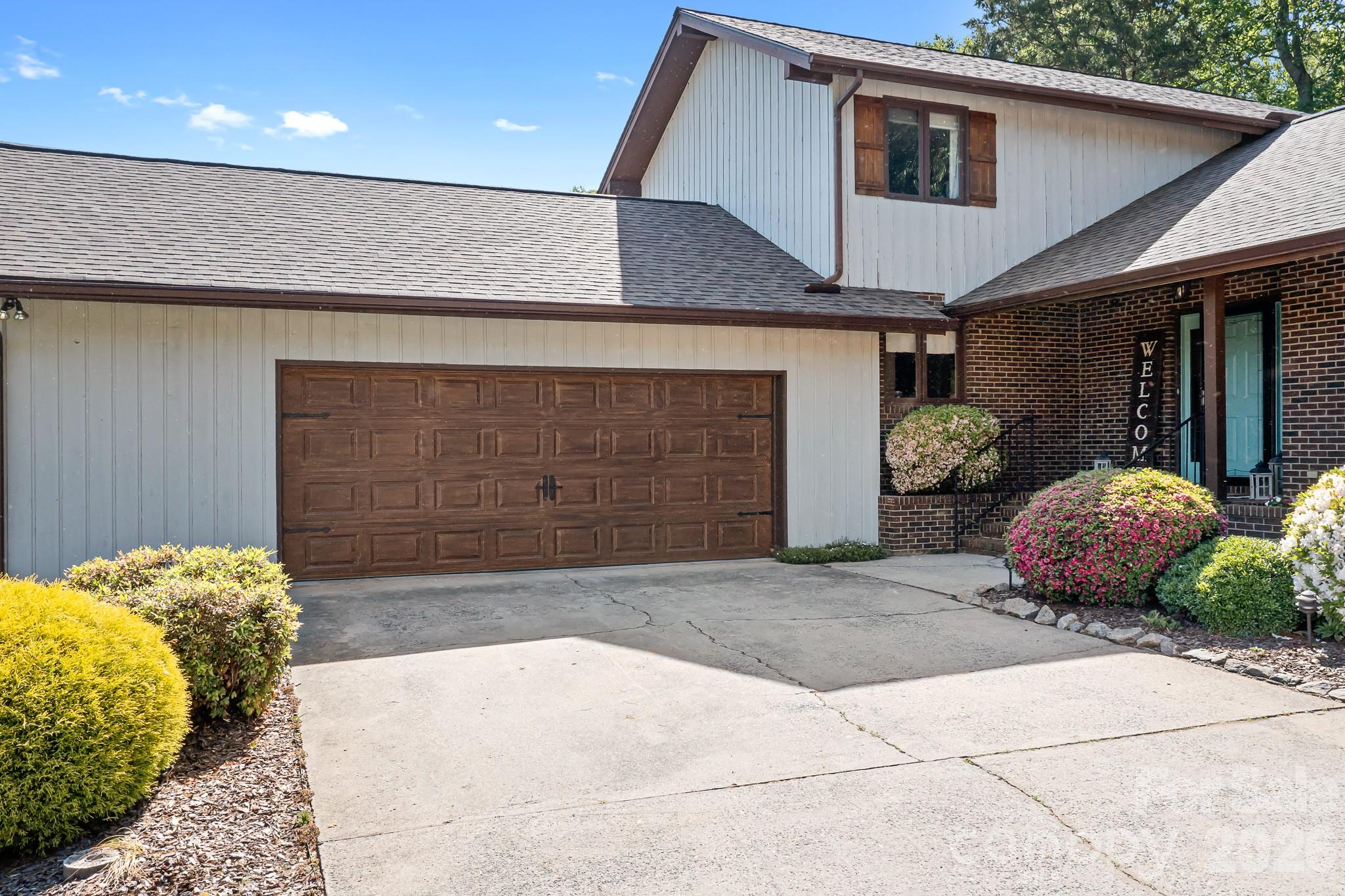 3469 Lake Shore Road S — Denver