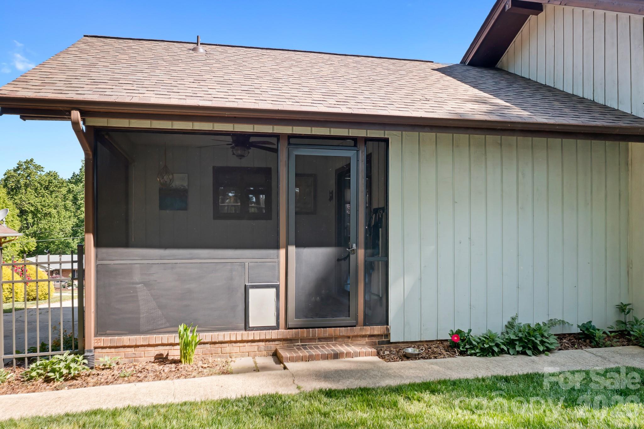 3469 Lake Shore Road S — Denver