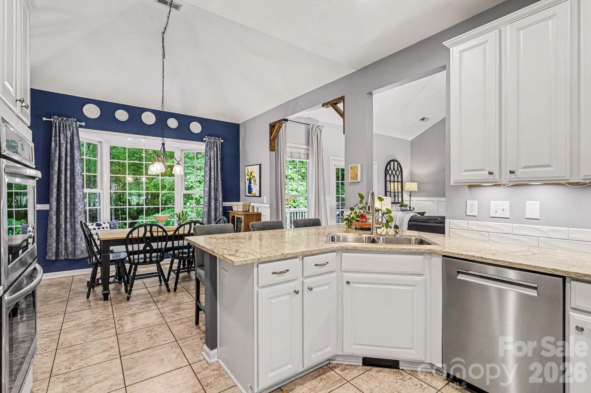 10501 Olde Irongate Lane — Mint Hill