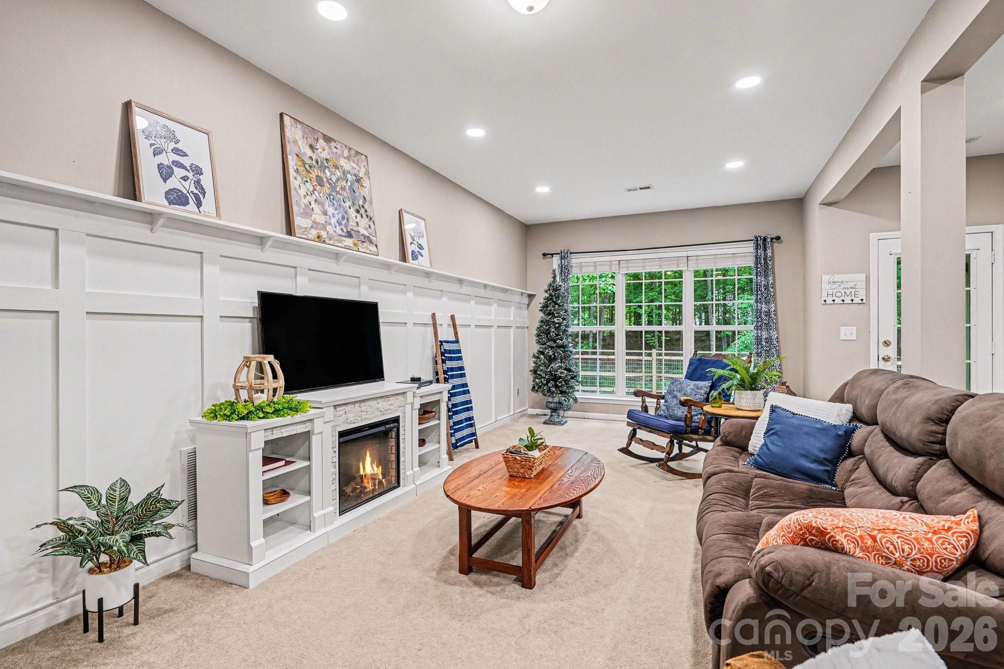 10501 Olde Irongate Lane — Mint Hill
