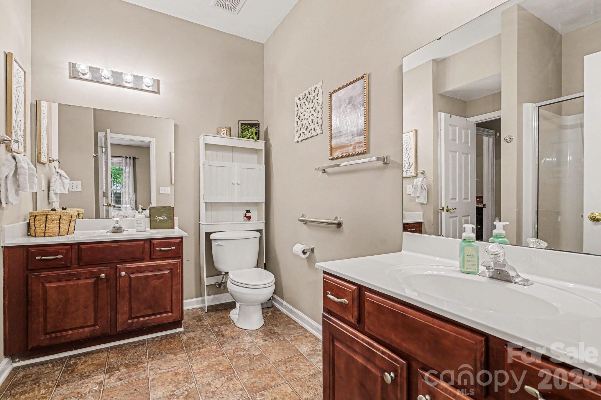 10501 Olde Irongate Lane — Mint Hill