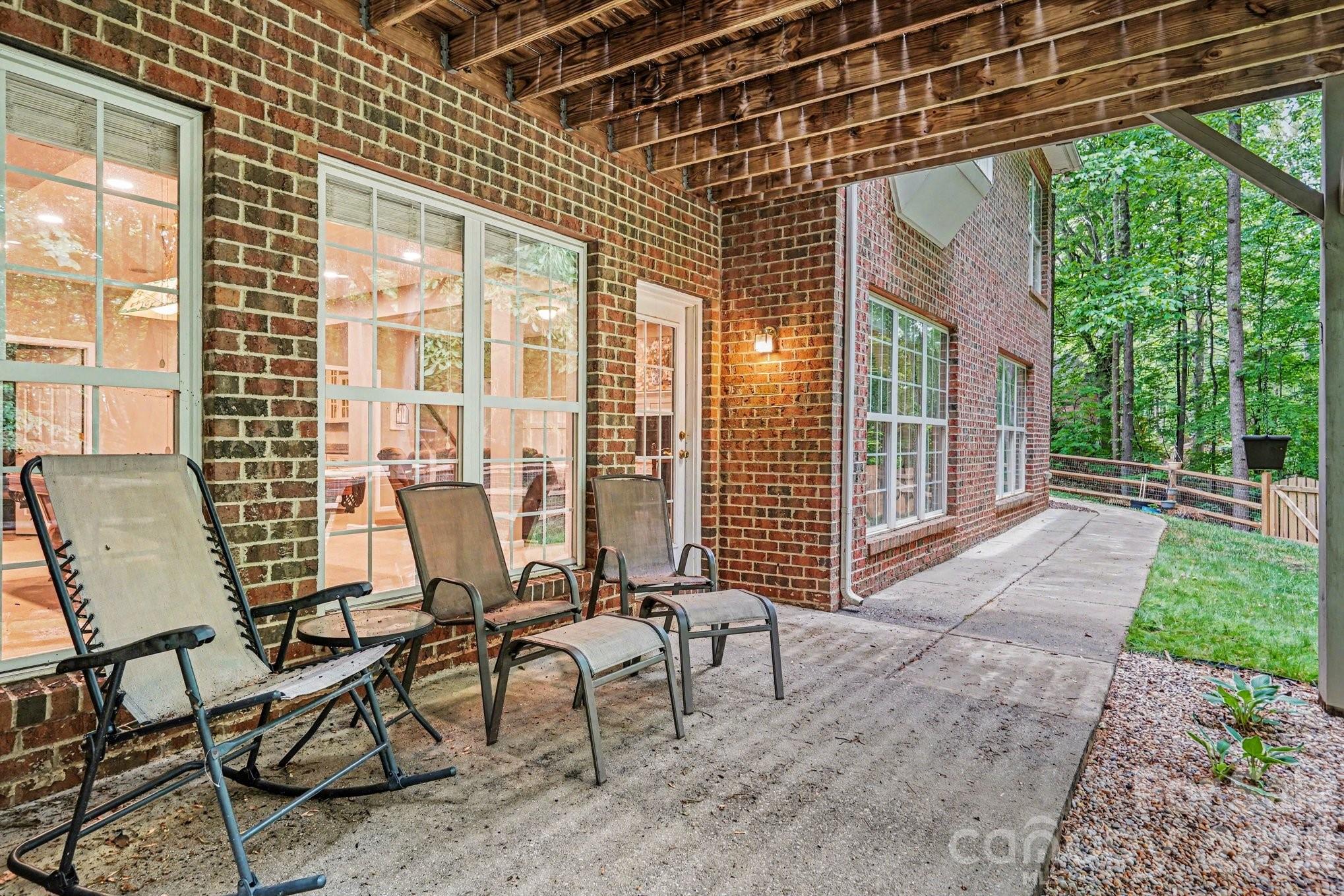 10501 Olde Irongate Lane — Mint Hill