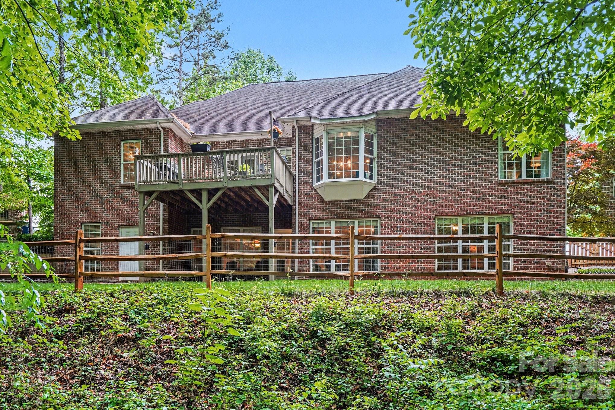10501 Olde Irongate Lane — Mint Hill