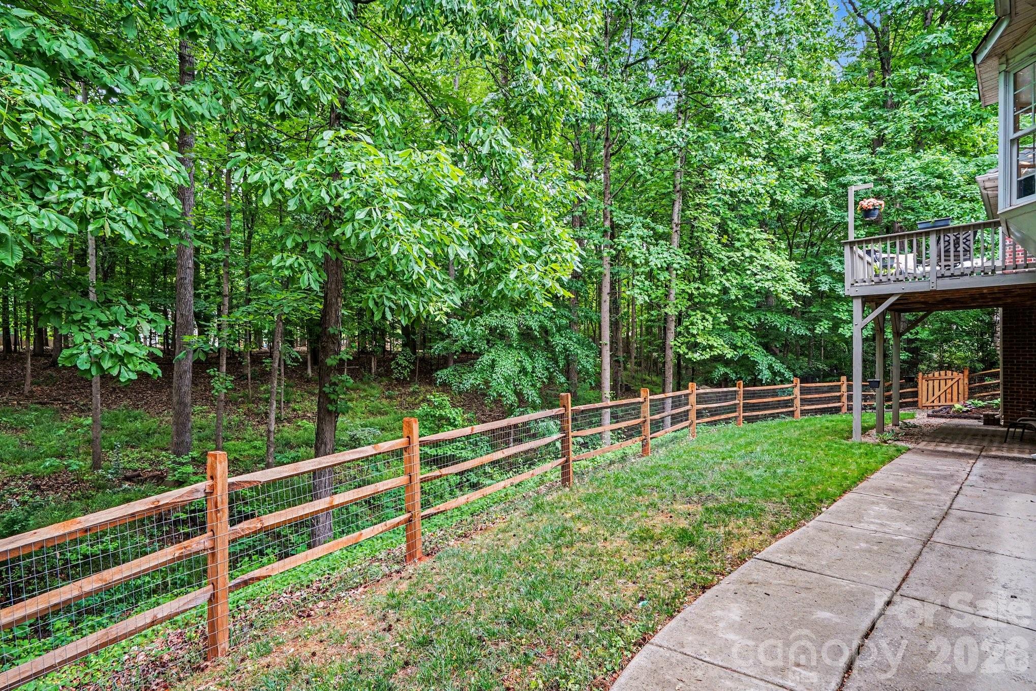 10501 Olde Irongate Lane — Mint Hill