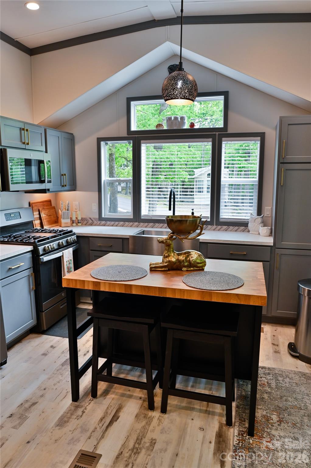 310 Laurelwood Lane — Traphill