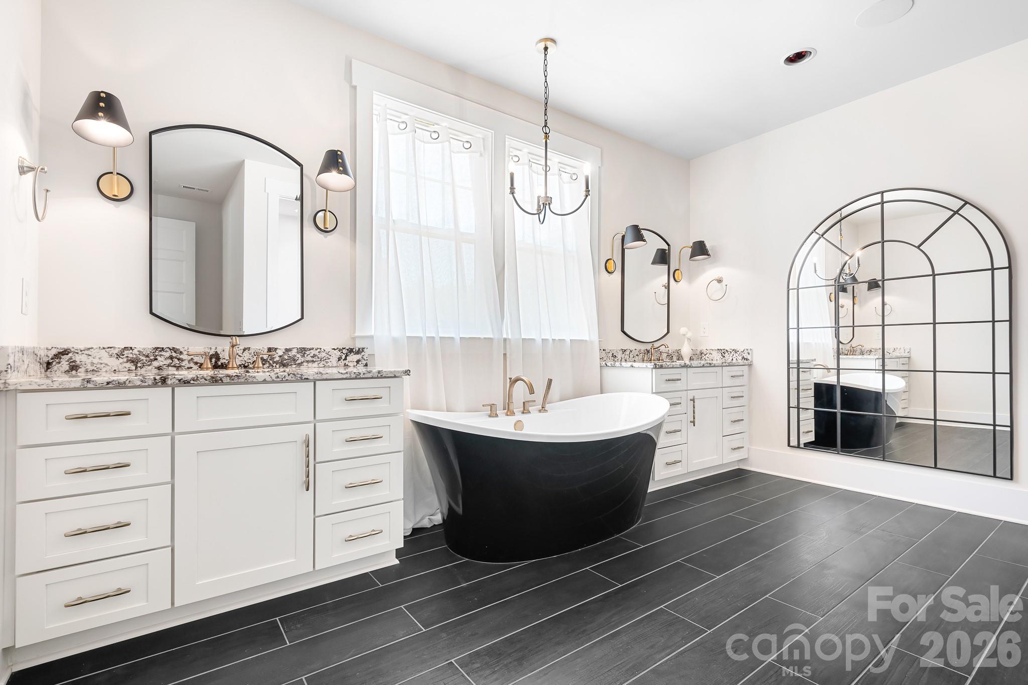 137 Streamside Estates Drive — Mooresville