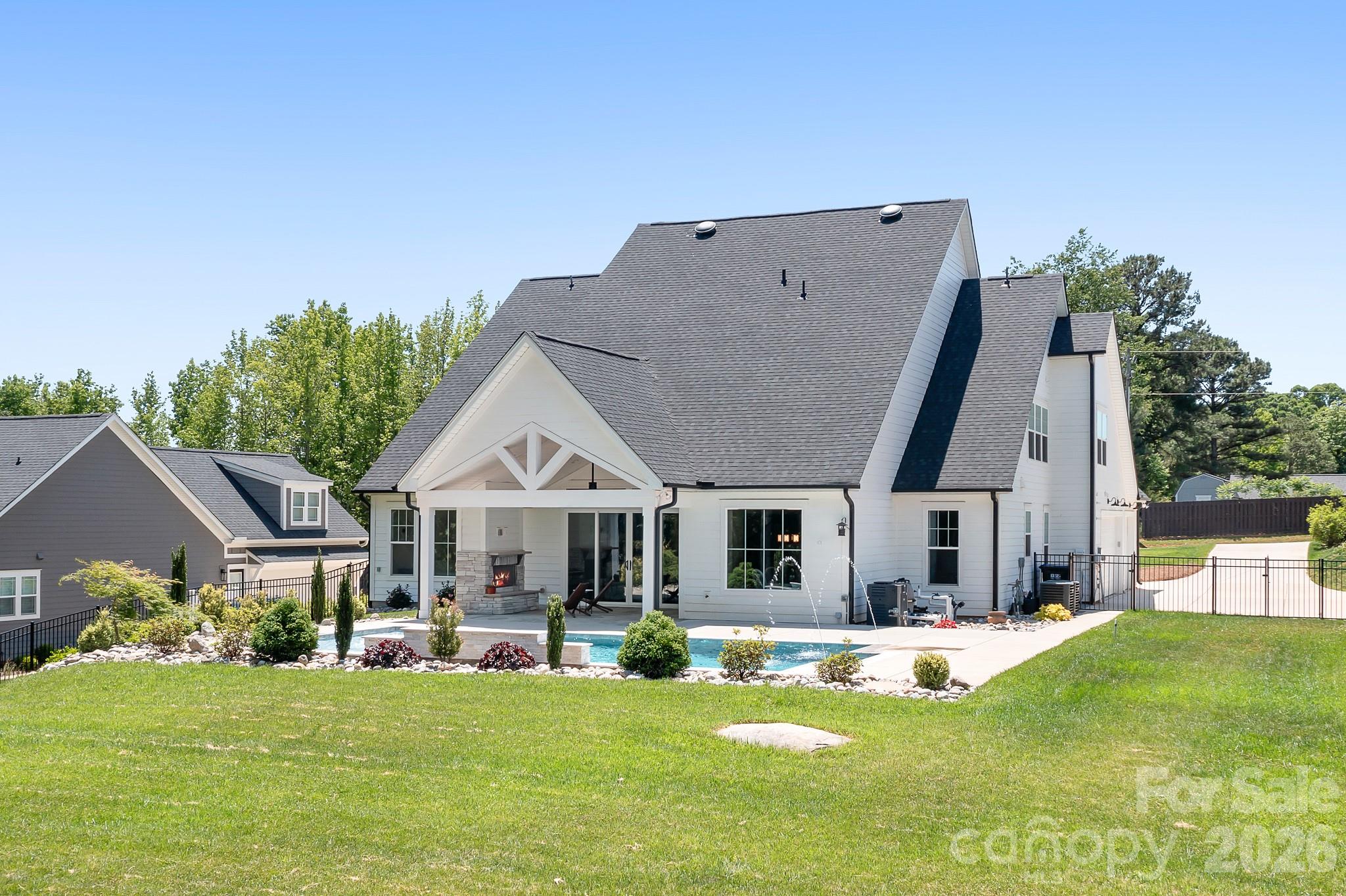 137 Streamside Estates Drive — Mooresville