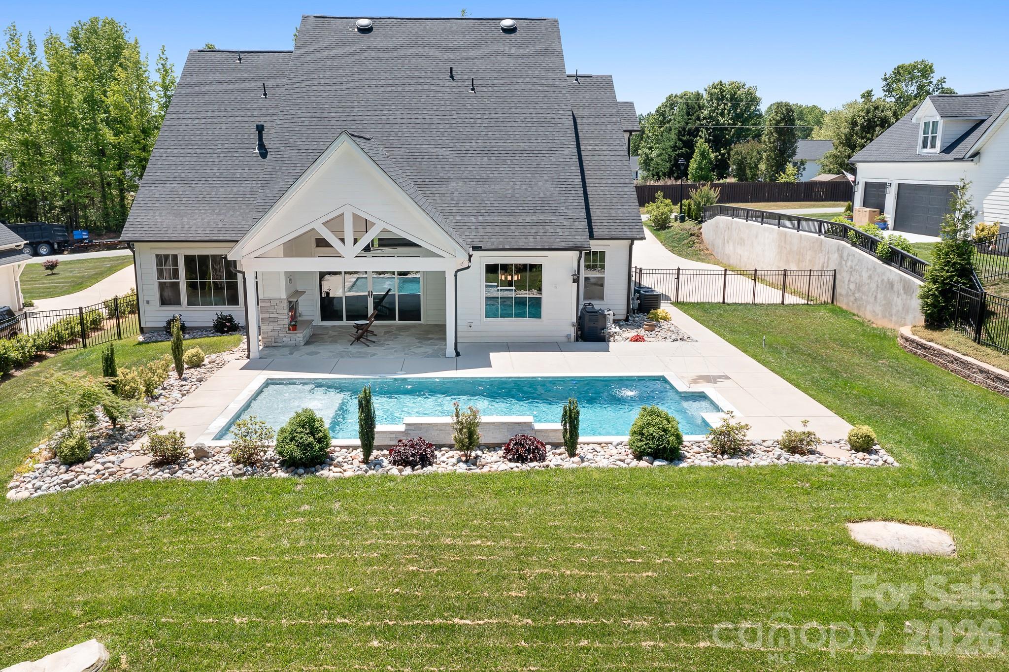 137 Streamside Estates Drive — Mooresville