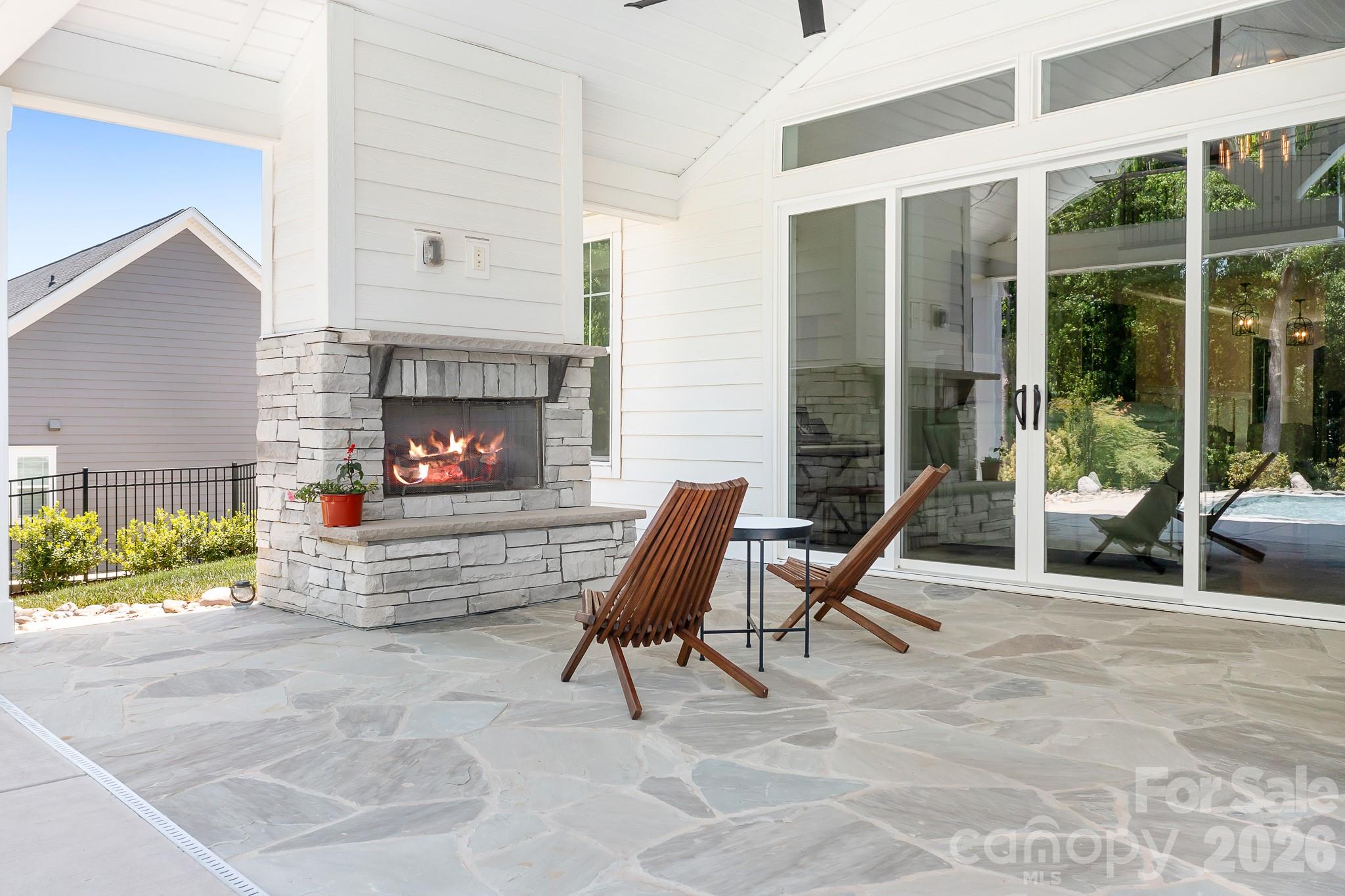 137 Streamside Estates Drive — Mooresville