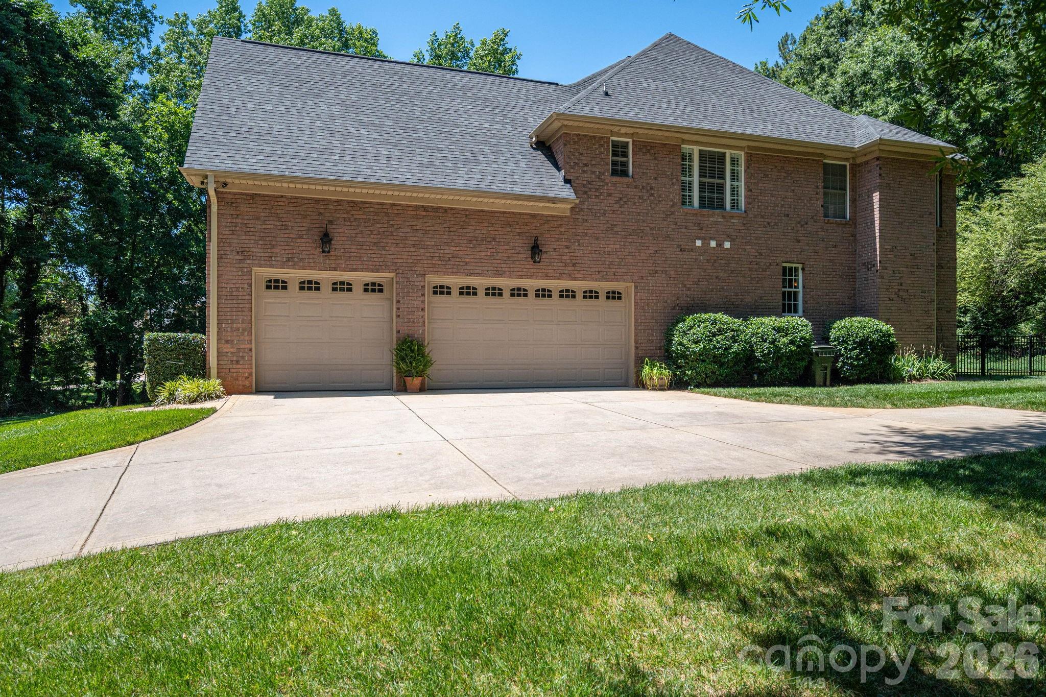 4608 Water Oak Drive — Lake Wylie