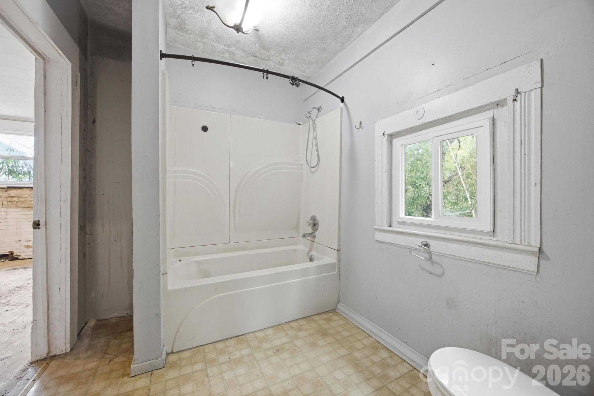712 Conley Place NW — Lenoir