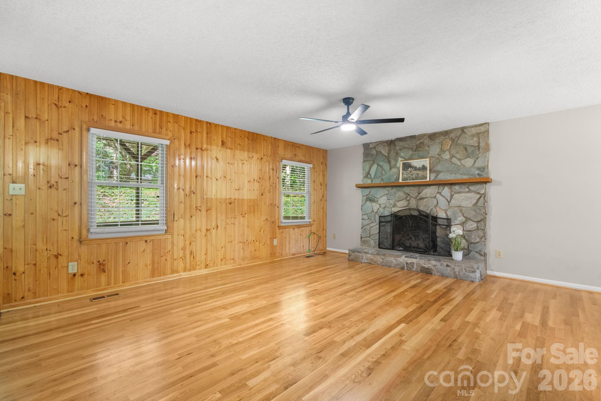 3840 Cherry Grove Drive — Hickory