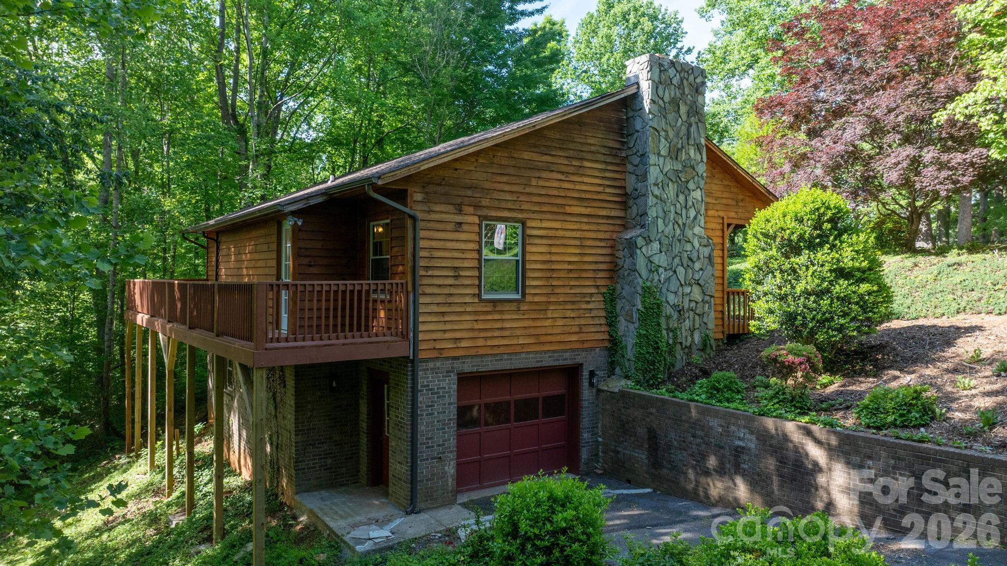 3840 Cherry Grove Drive — Hickory