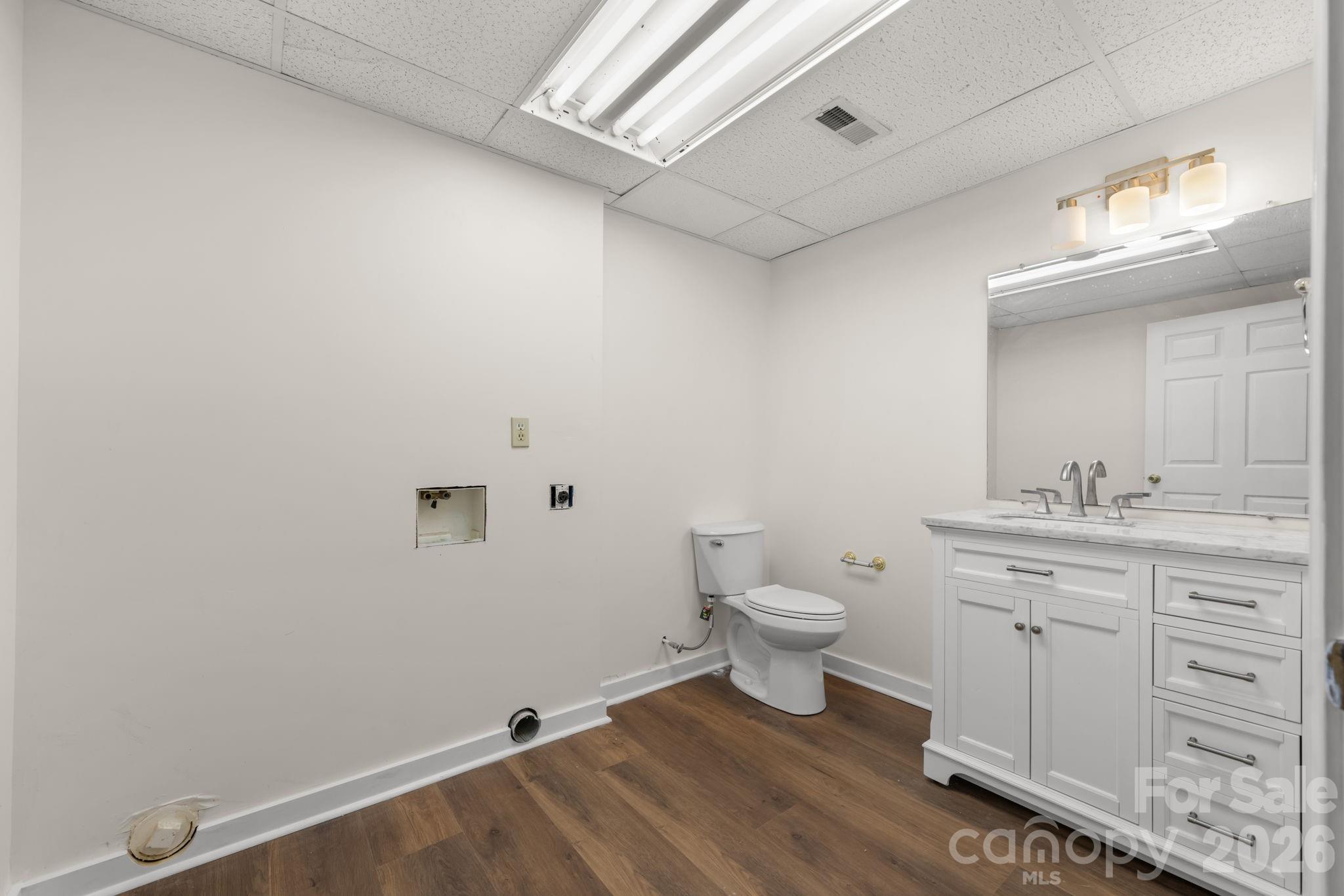 3840 Cherry Grove Drive — Hickory