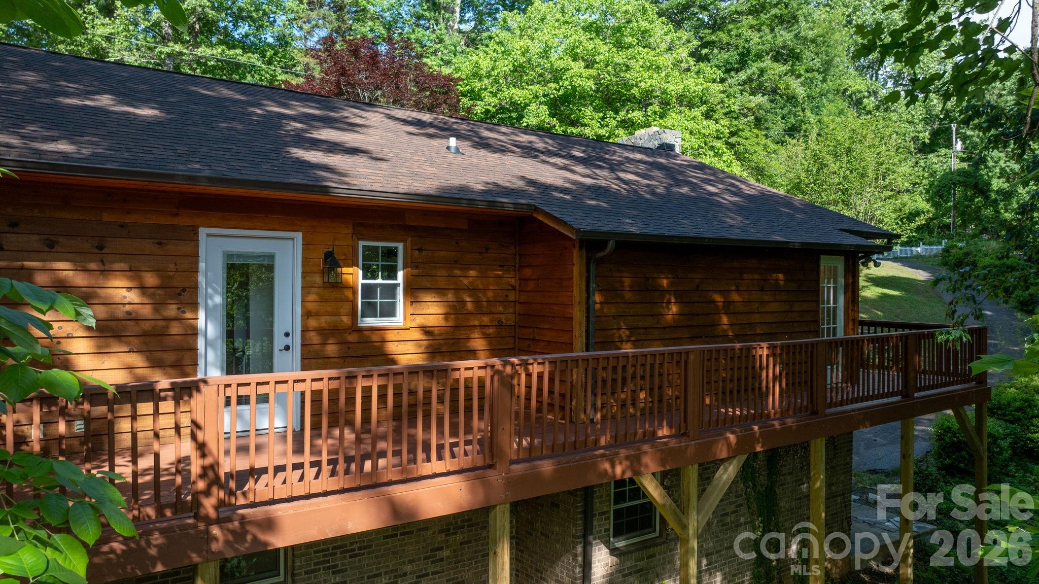 3840 Cherry Grove Drive — Hickory