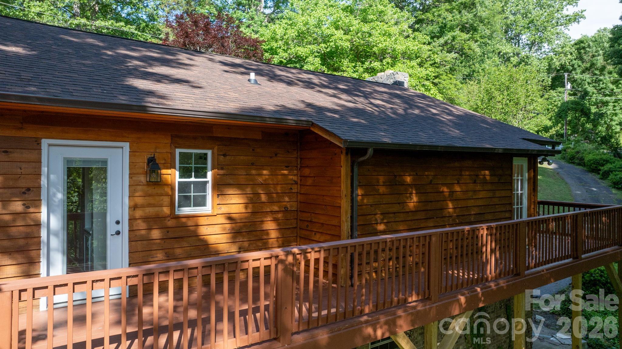 3840 Cherry Grove Drive — Hickory