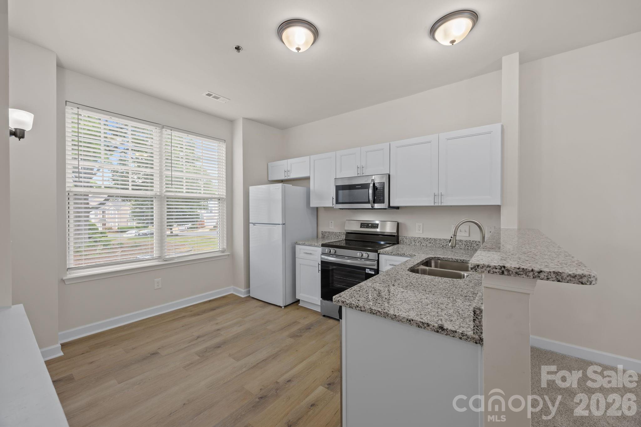 2750 Avalon Loop Road — Charlotte