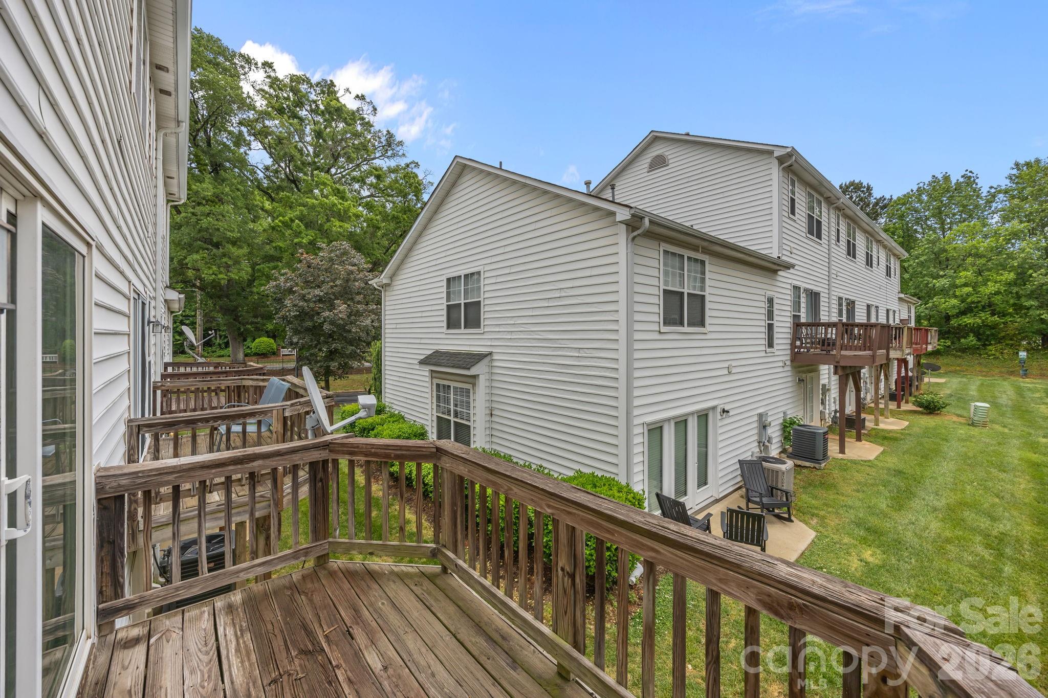 2750 Avalon Loop Road — Charlotte